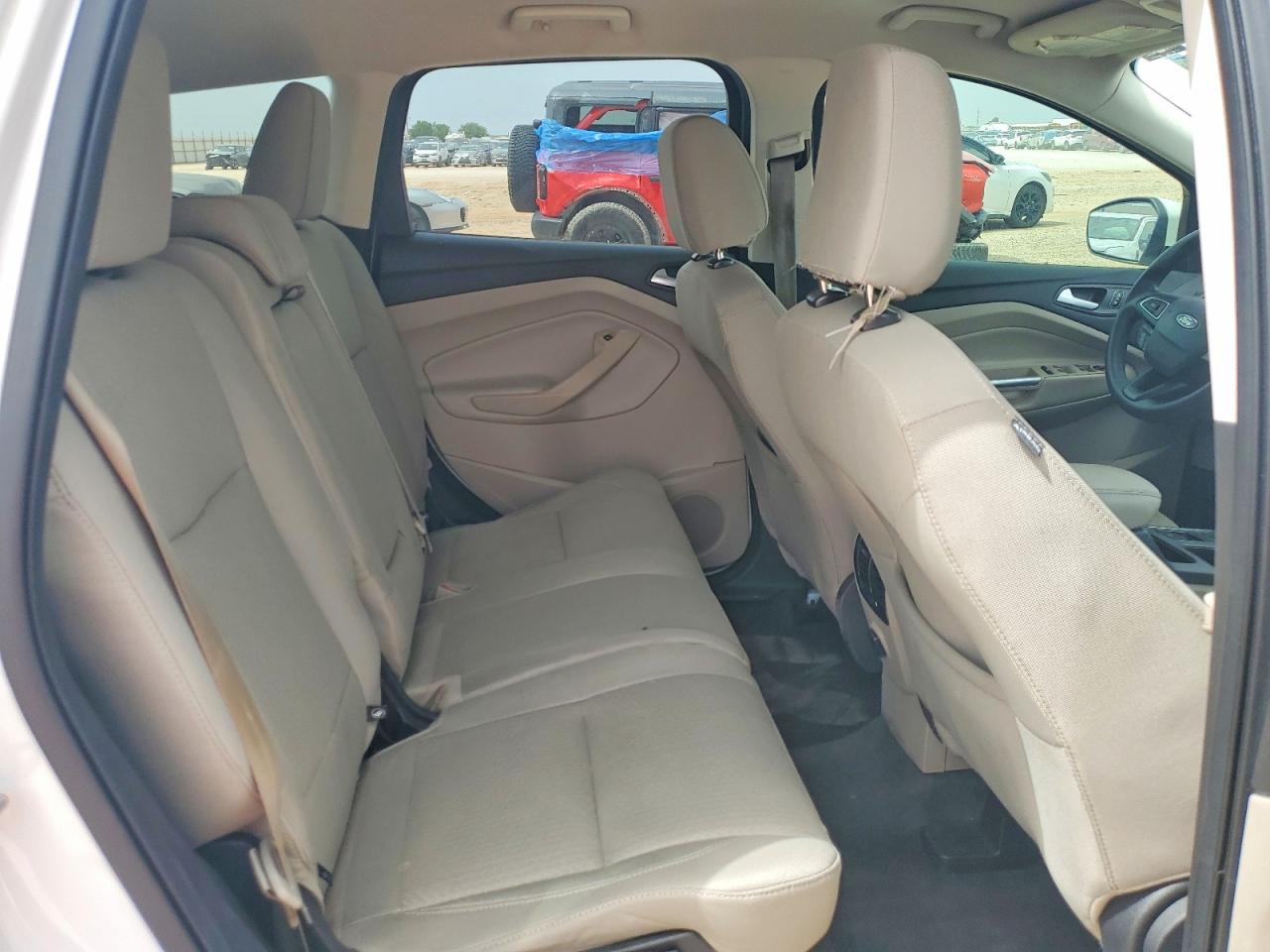 2018 Ford Escape Se White vin: 1FMCU0GD7JUB76222