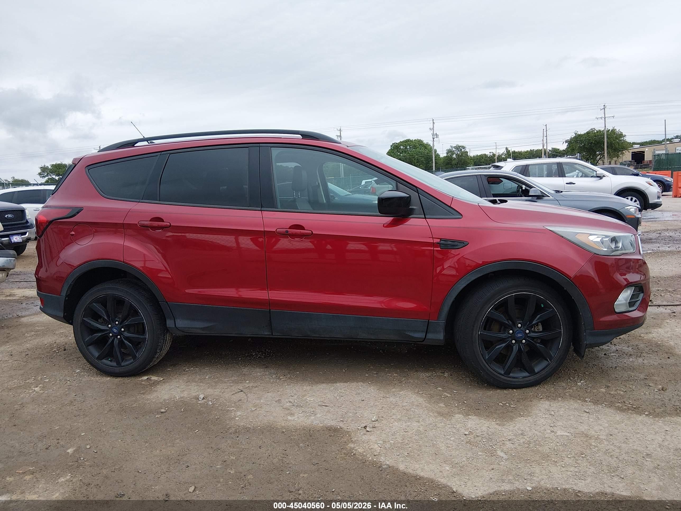 2019 Ford Escape Se Красный vin: 1FMCU0GD7KUA96744