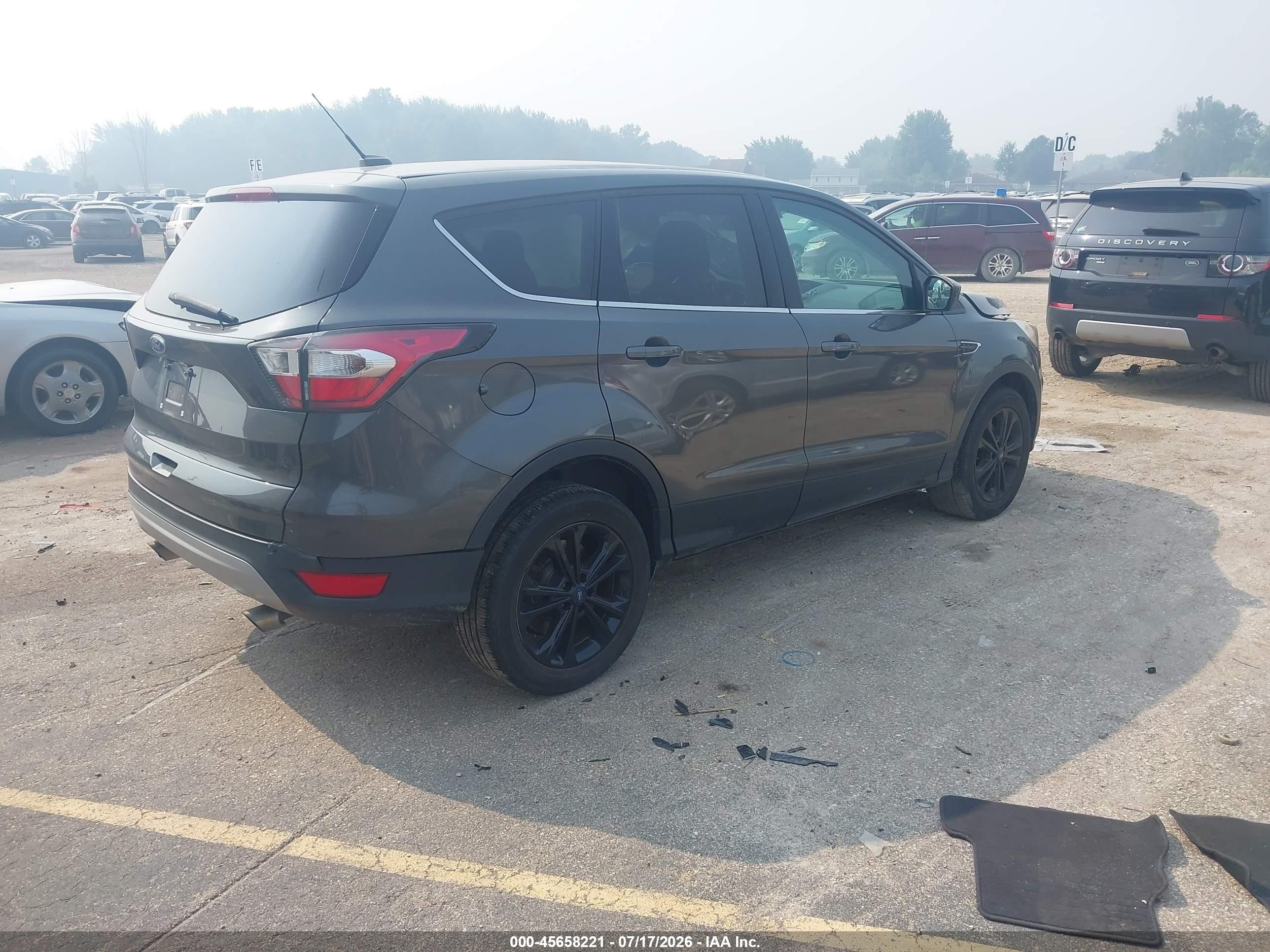 2017 Ford Escape Se Gray vin: 1FMCU0GD8HUA53572