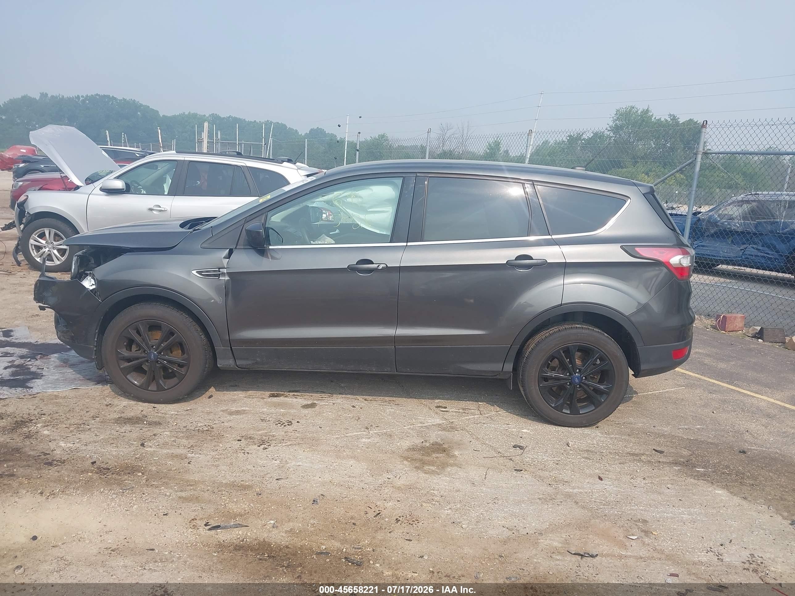 2017 Ford Escape Se Gray vin: 1FMCU0GD8HUA53572