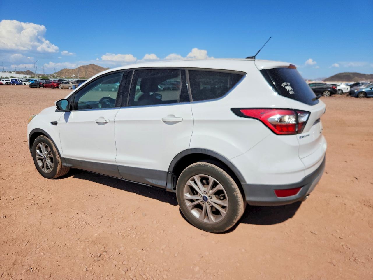 2017 Ford Escape Se White vin: 1FMCU0GD8HUC88201