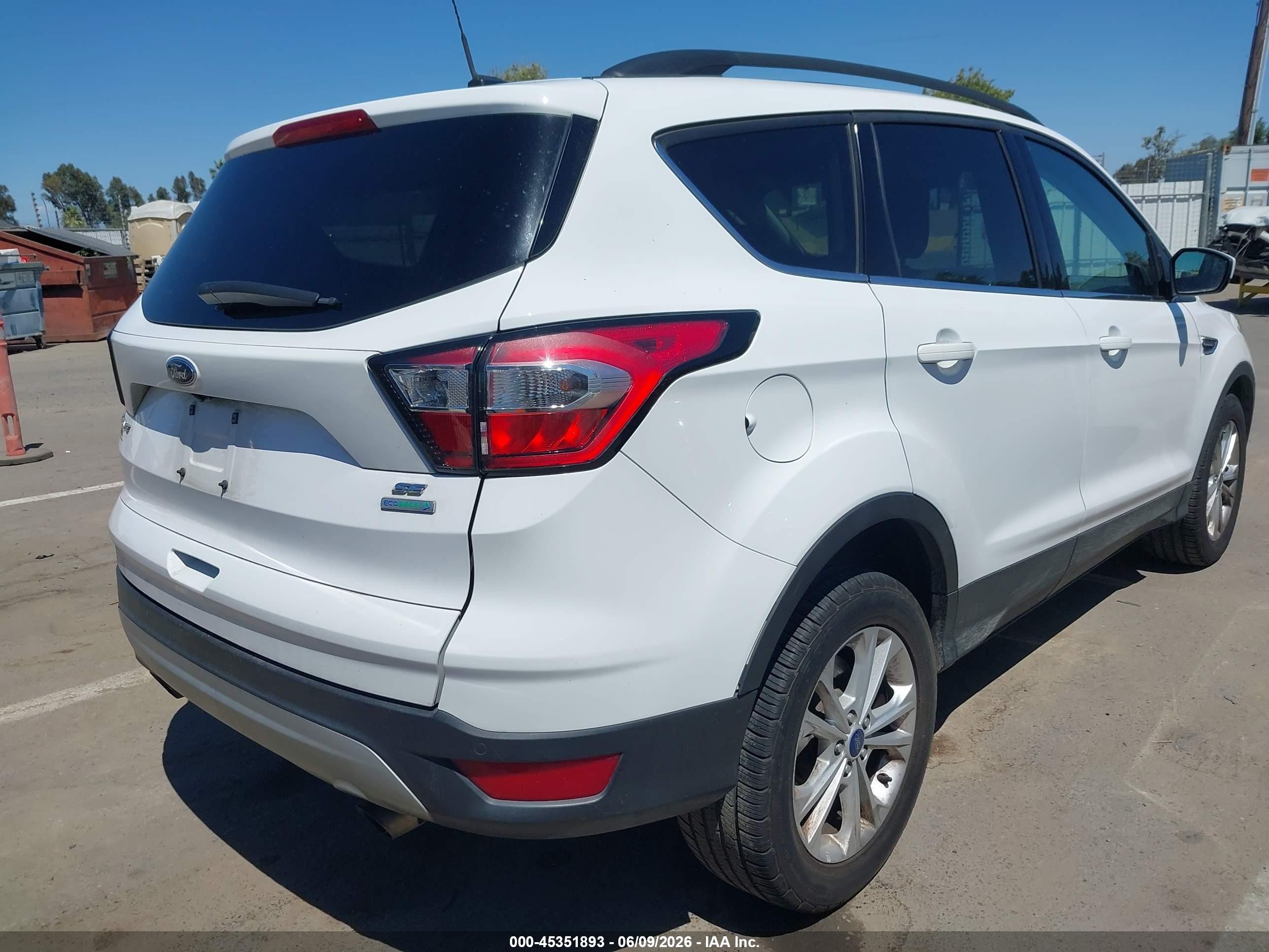 2017 Ford Escape Se White vin: 1FMCU0GD8HUE48223