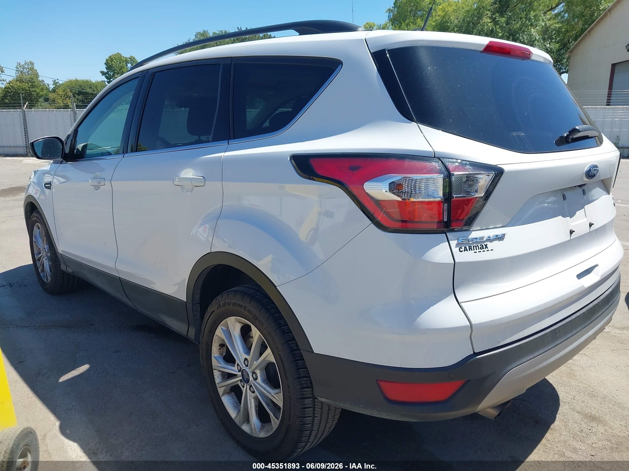 2017 Ford Escape Se White vin: 1FMCU0GD8HUE48223