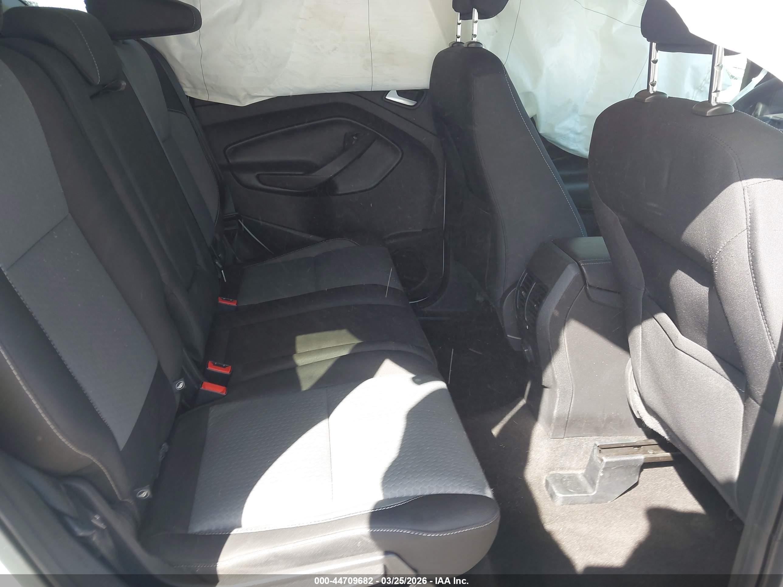 2018 Ford Escape Se White vin: 1FMCU0GD8JUA58714
