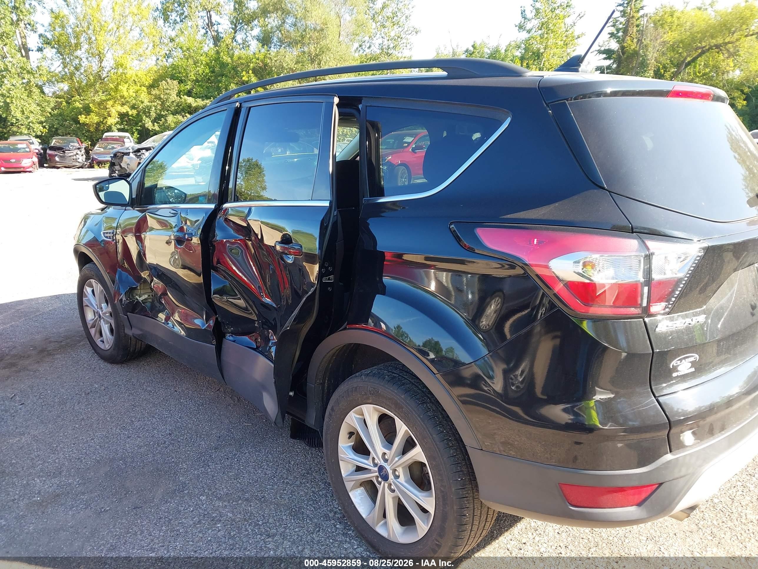 2018 Ford Escape Se Black vin: 1FMCU0GD8JUA78994
