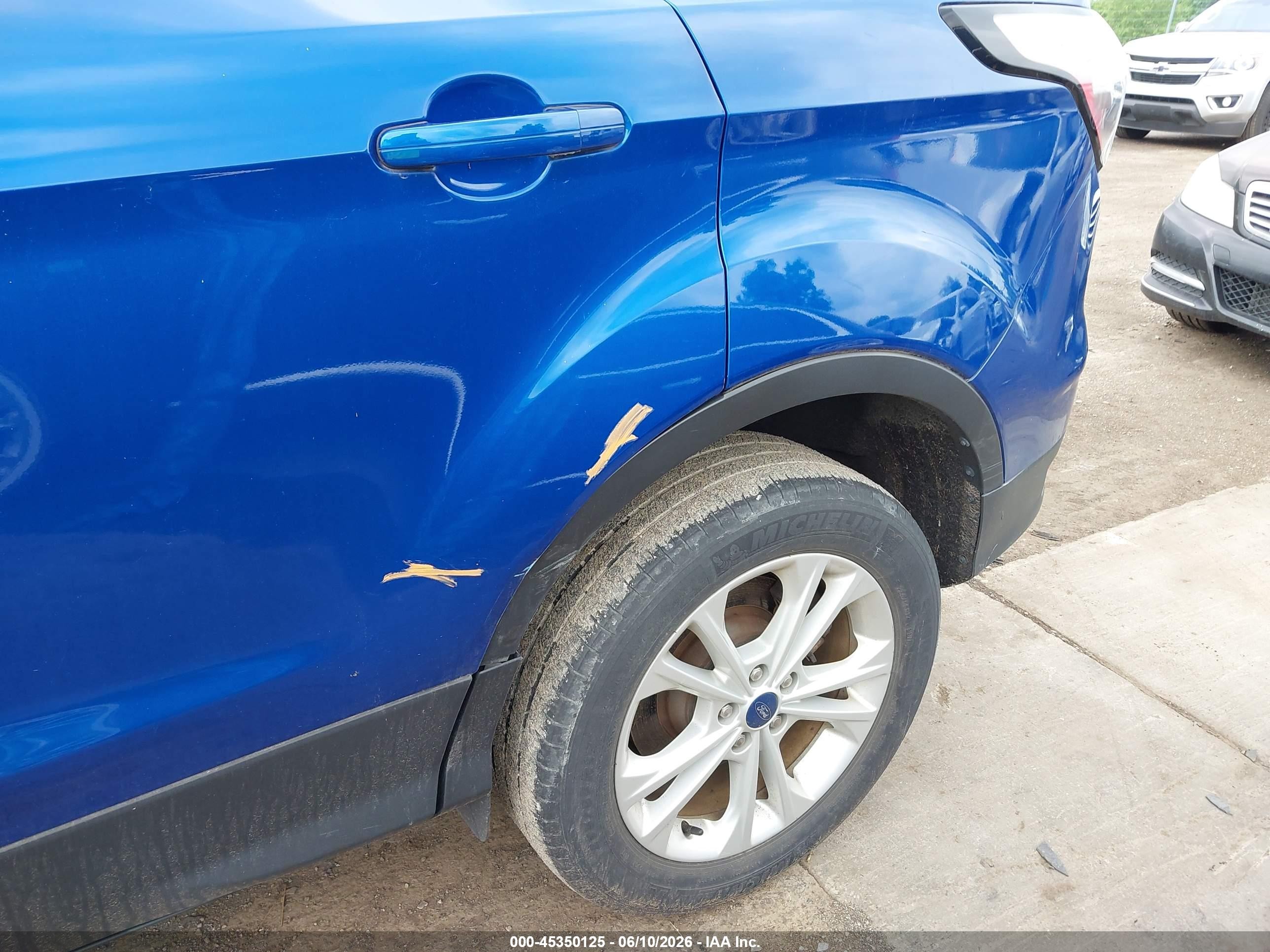 2018 Ford Escape Se Blue vin: 1FMCU0GD8JUB09080