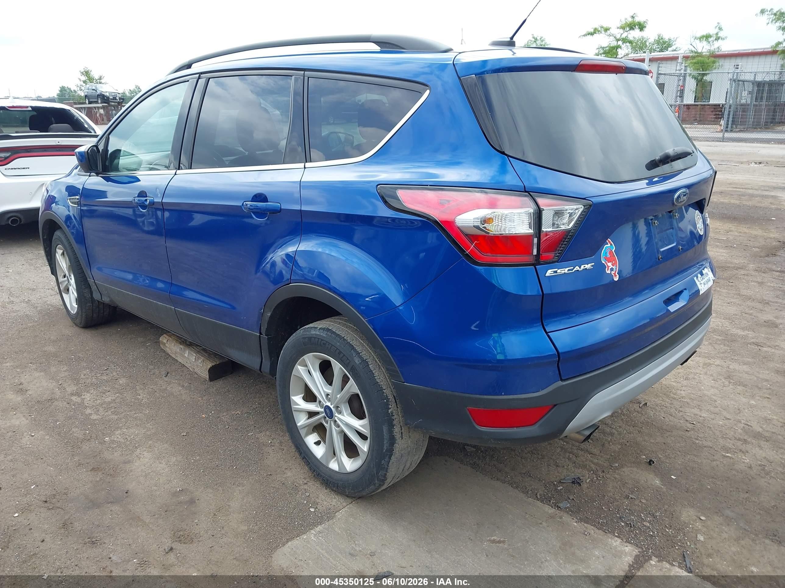 2018 Ford Escape Se Blue vin: 1FMCU0GD8JUB09080