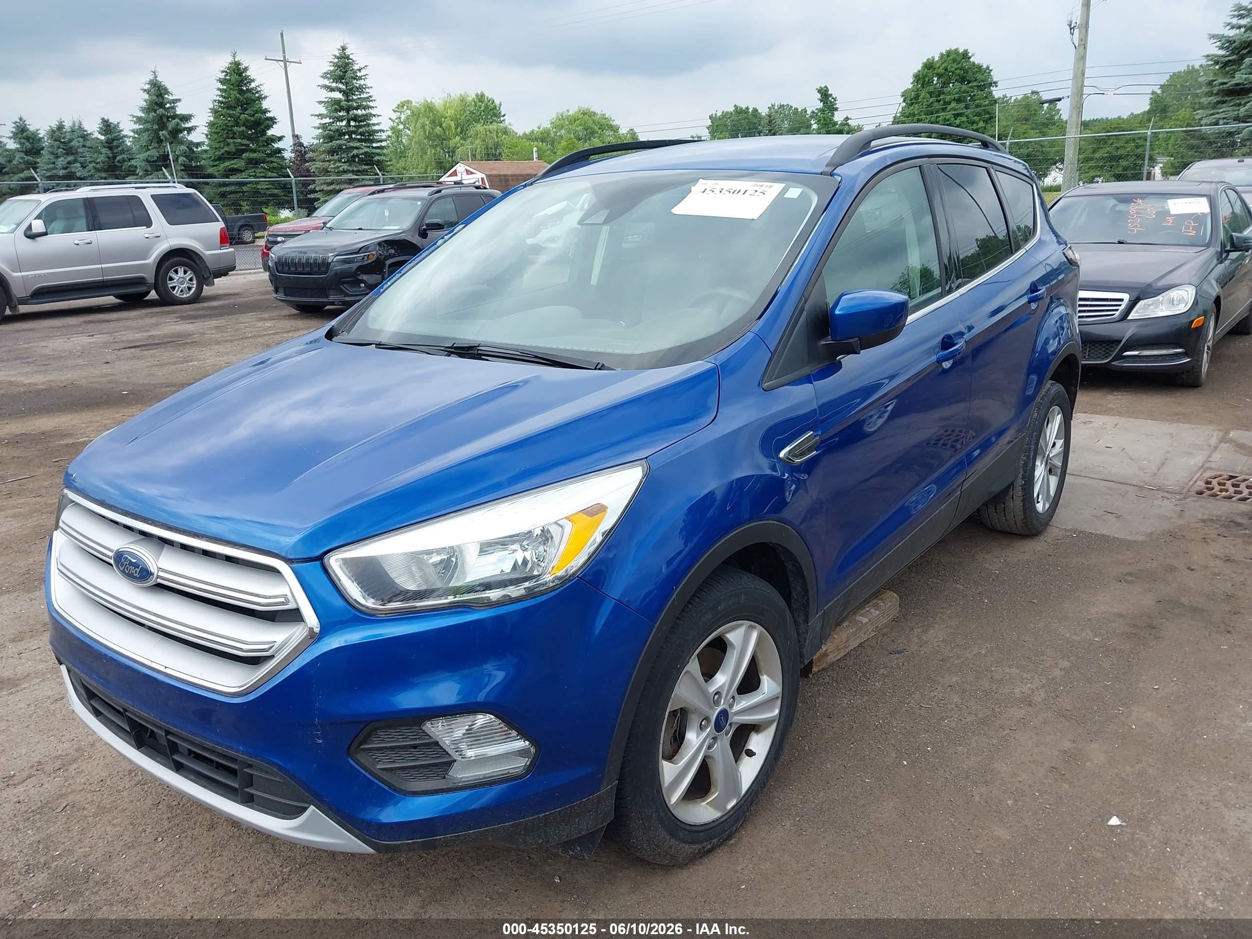 2018 Ford Escape Se Blue vin: 1FMCU0GD8JUB09080