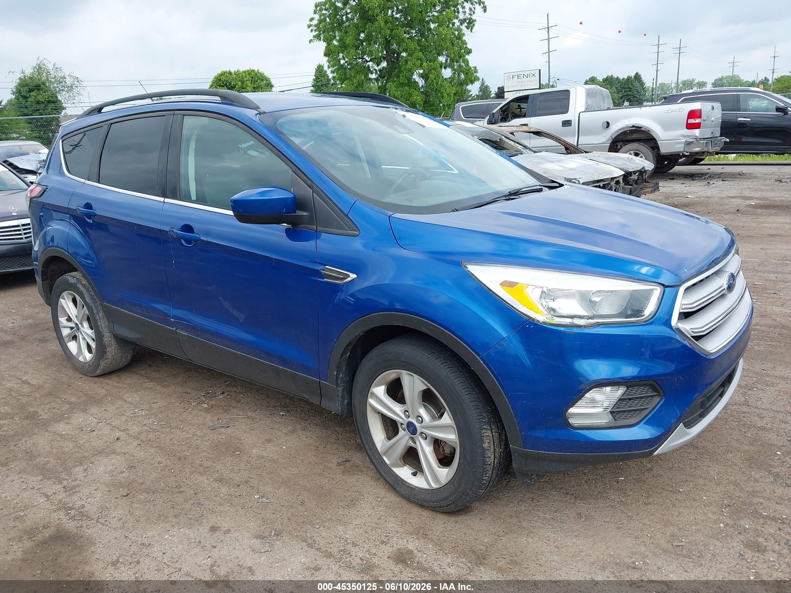 2018 Ford Escape Se Blue vin: 1FMCU0GD8JUB09080