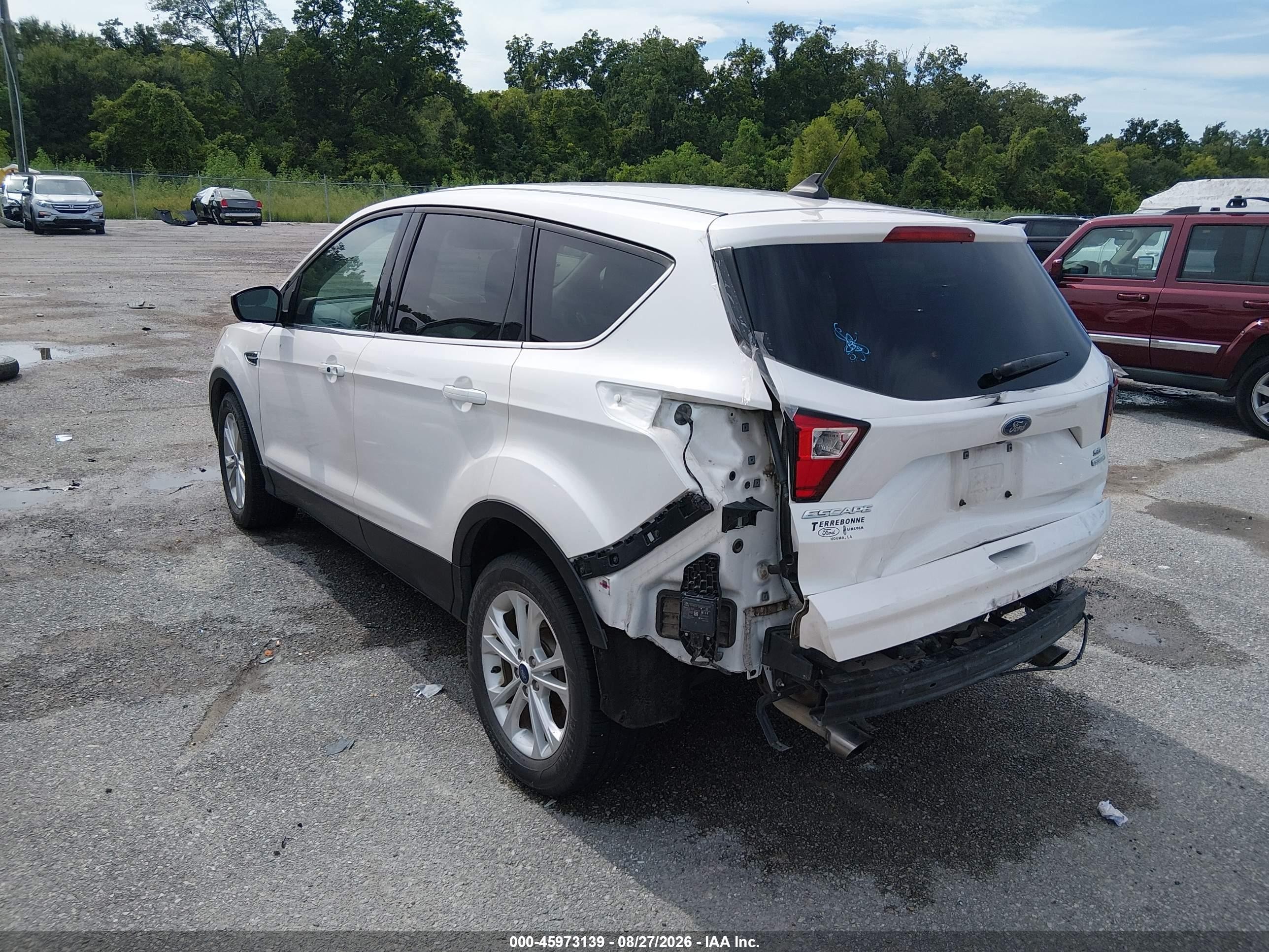2019 Ford Escape Se White vin: 1FMCU0GD8KUA89494
