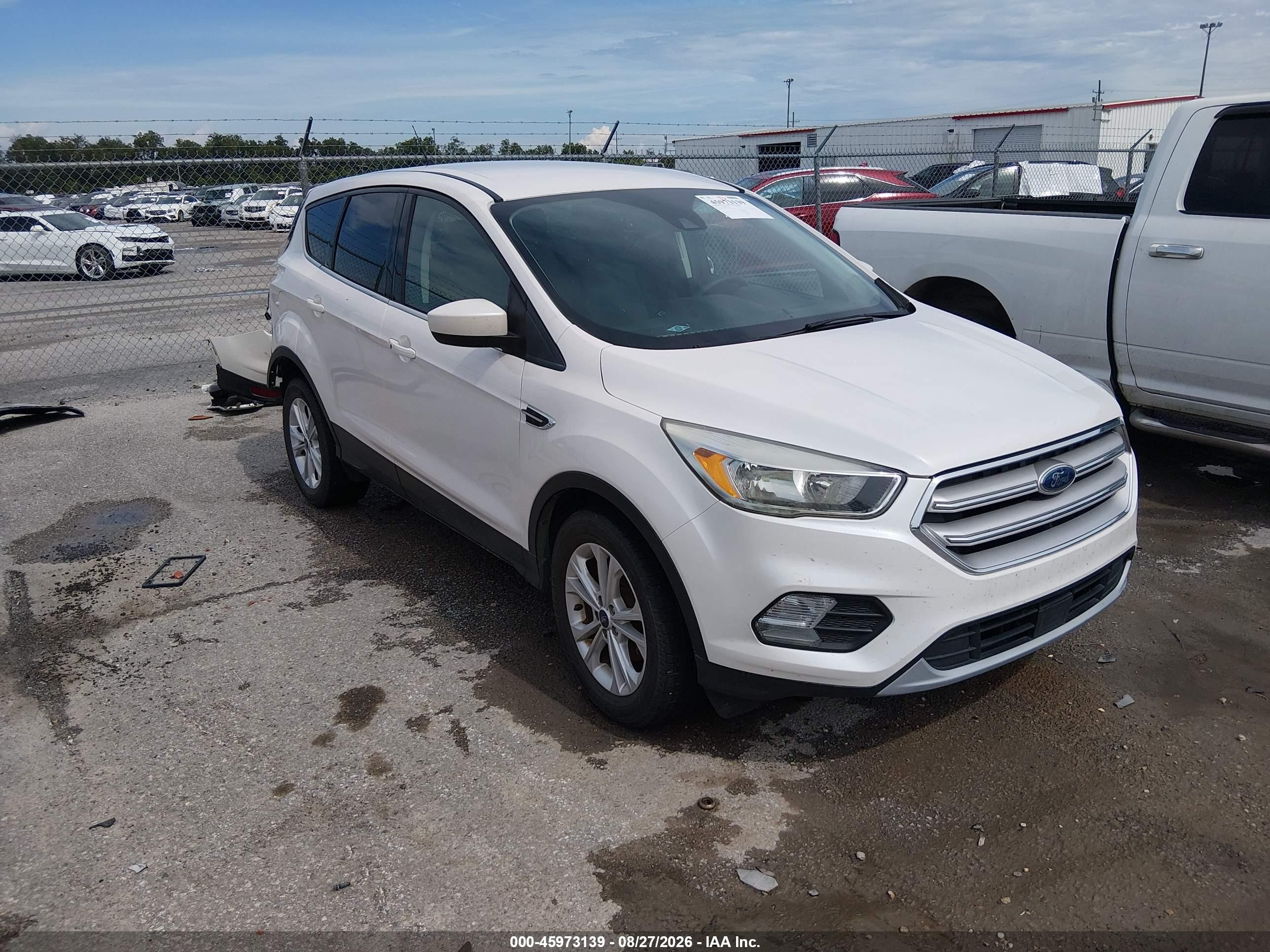 2019 Ford Escape Se White vin: 1FMCU0GD8KUA89494