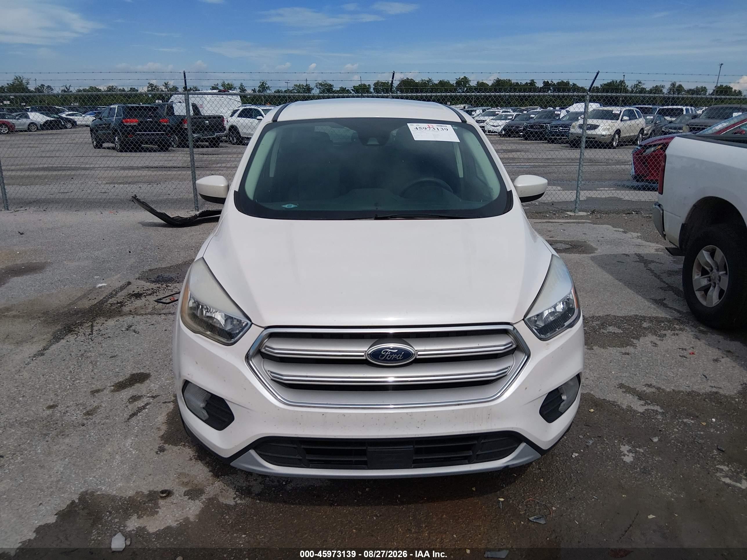 2019 Ford Escape Se White vin: 1FMCU0GD8KUA89494