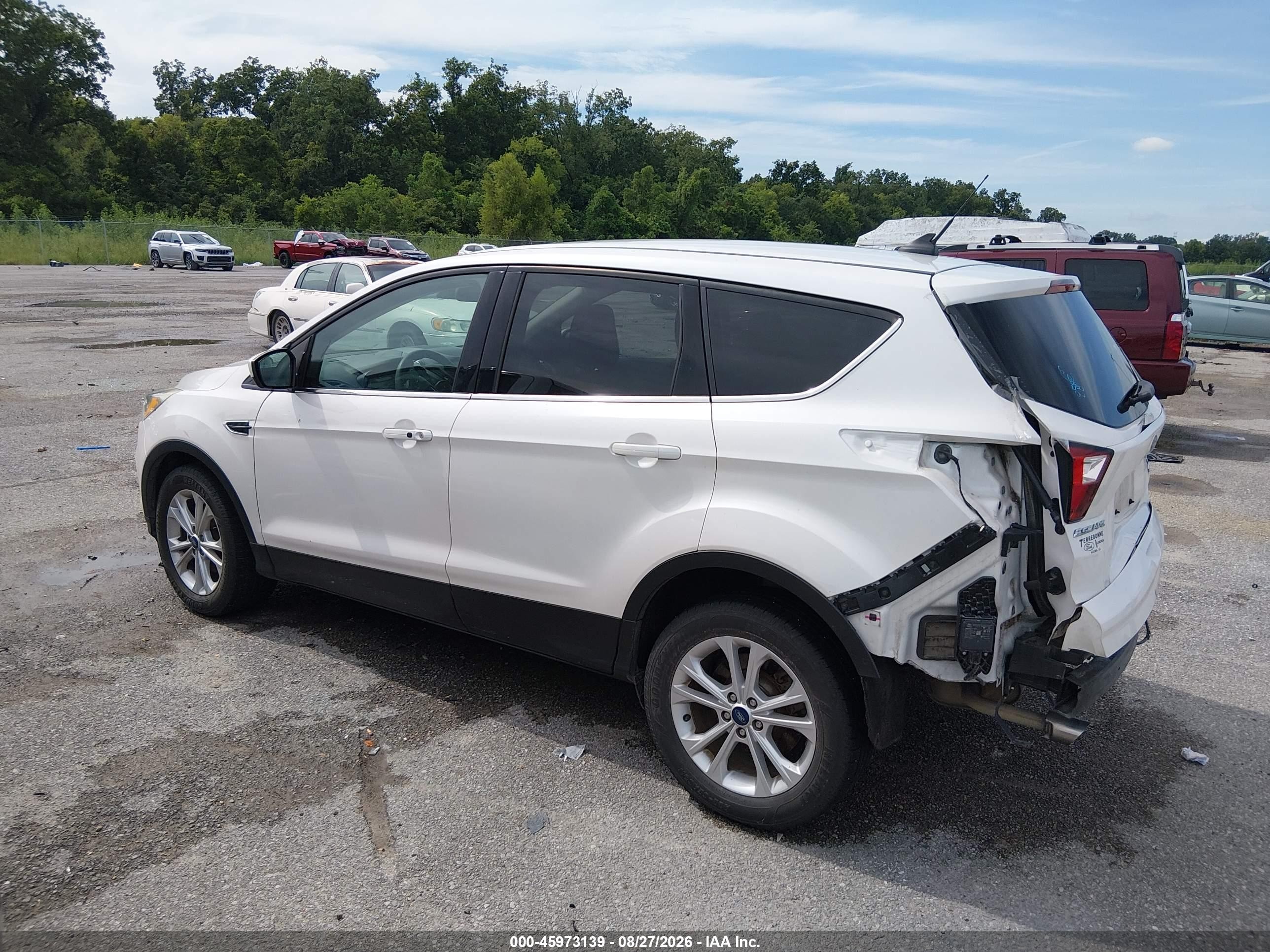 2019 Ford Escape Se White vin: 1FMCU0GD8KUA89494