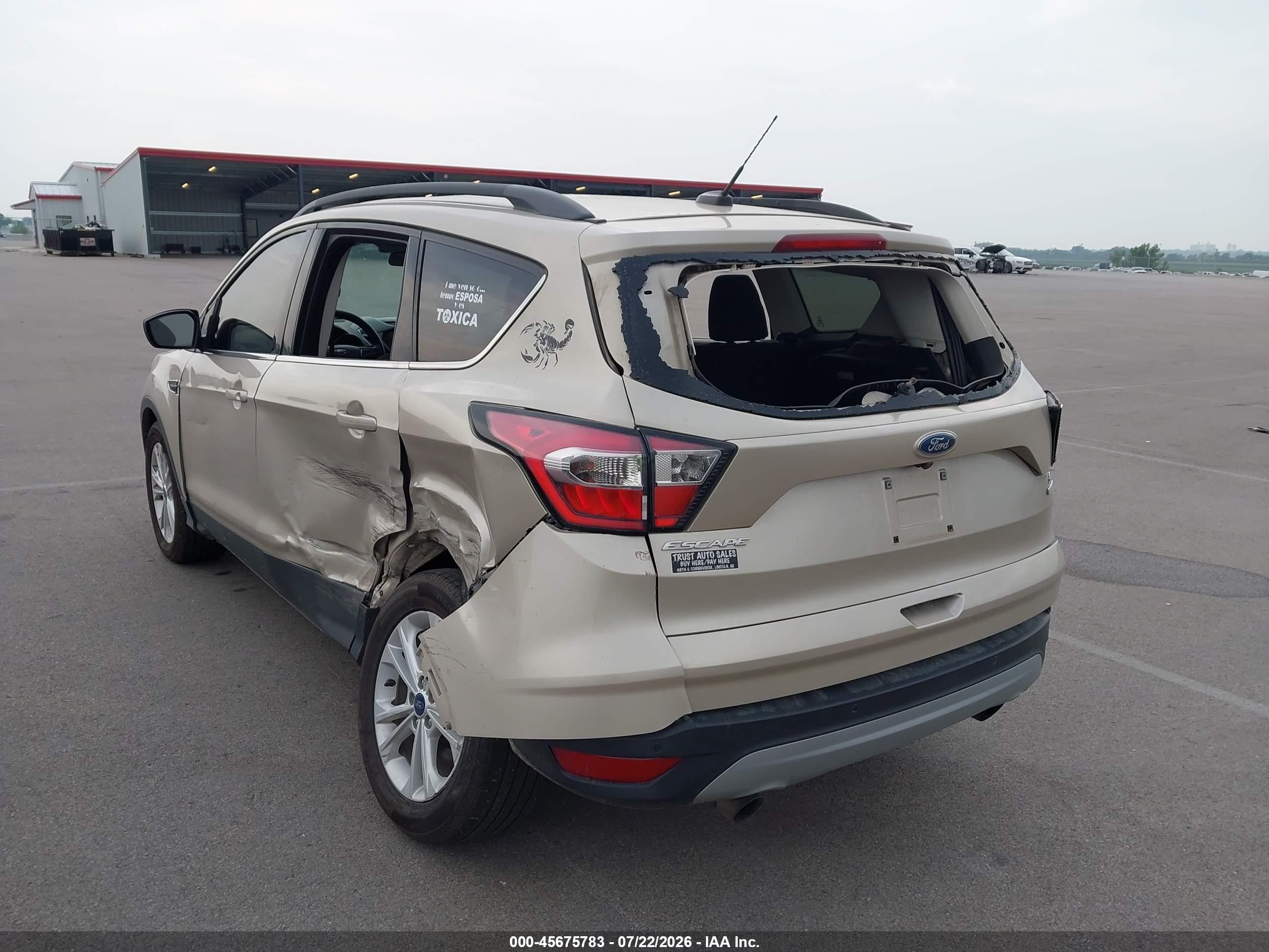 2017 Ford Escape Se Желто-коричневый vin: 1FMCU0GD9HUB80296