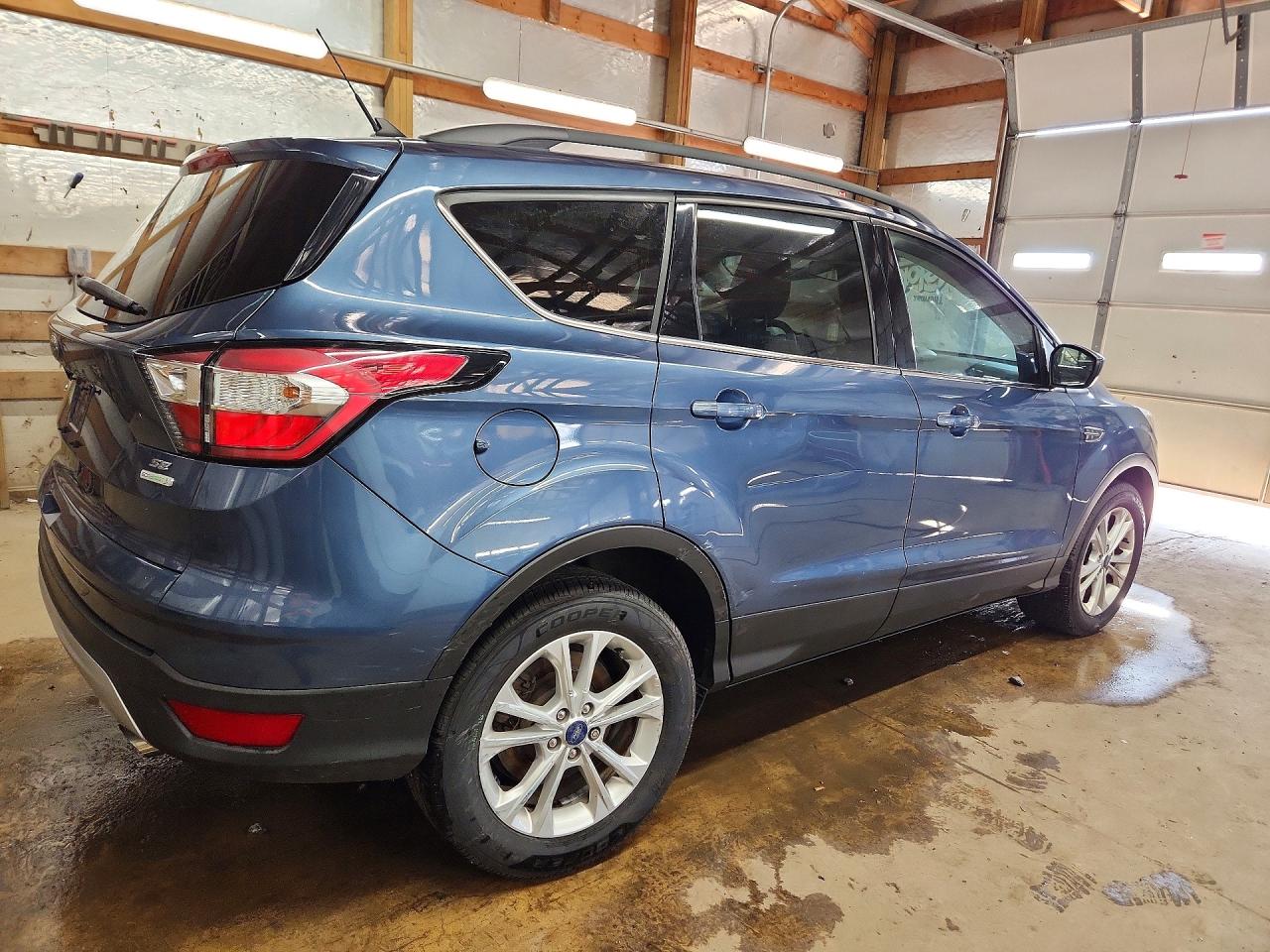 2018 Ford Escape Se Blue vin: 1FMCU0GD9JUC46898