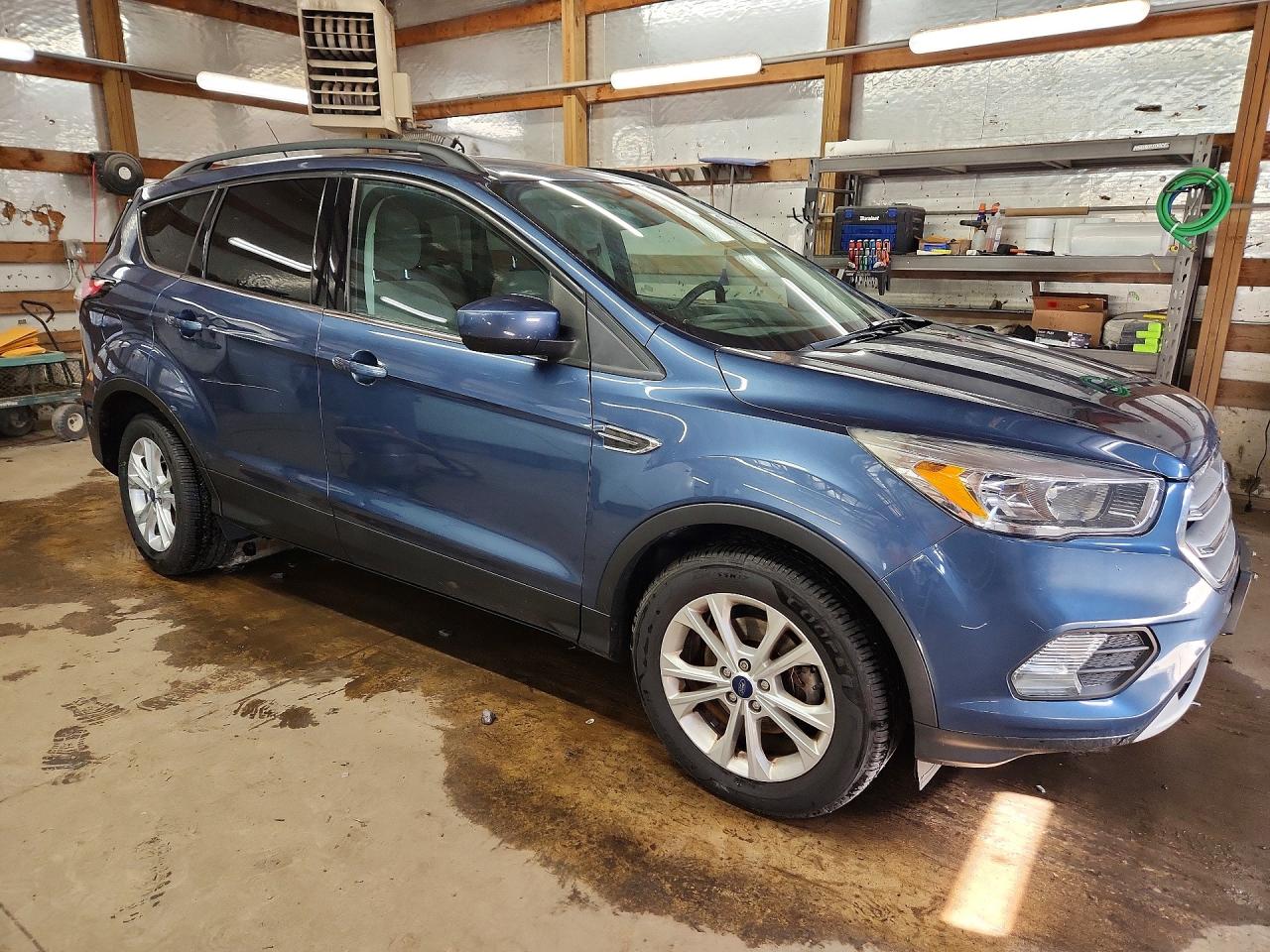 2018 Ford Escape Se Blue vin: 1FMCU0GD9JUC46898