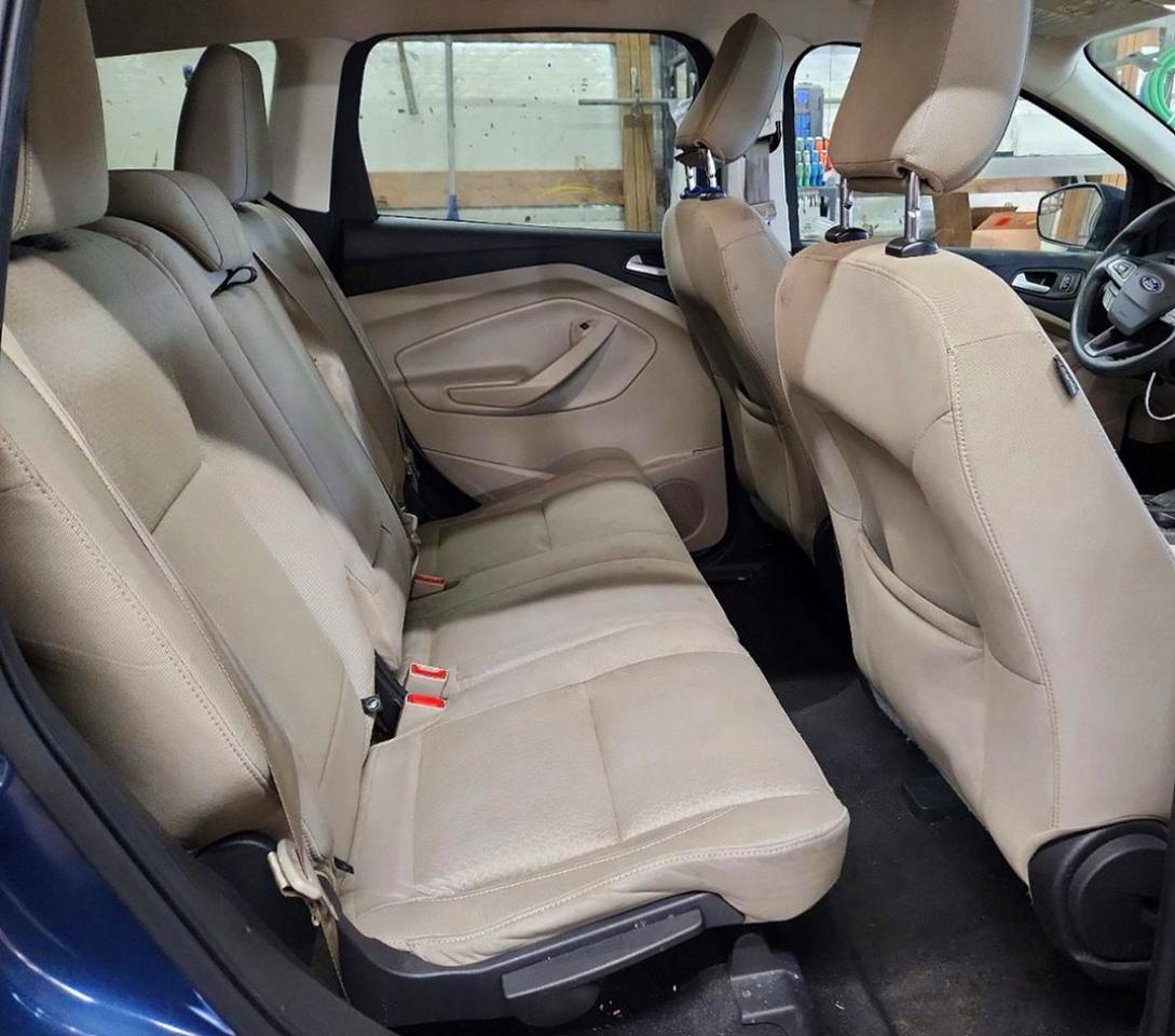 2018 Ford Escape Se Blue vin: 1FMCU0GD9JUC46898
