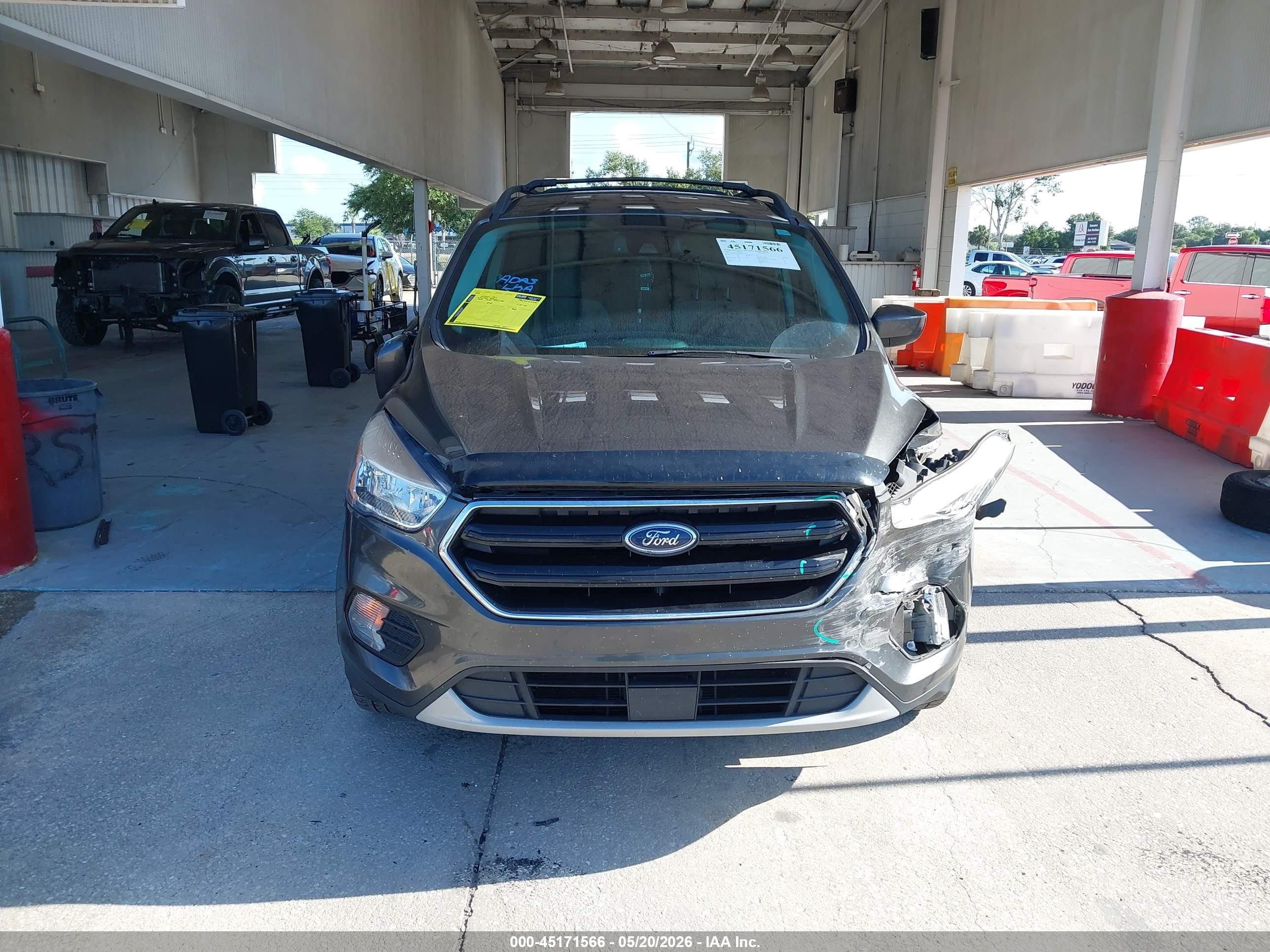 2018 Ford Escape Se Gray vin: 1FMCU0GD9JUD15153