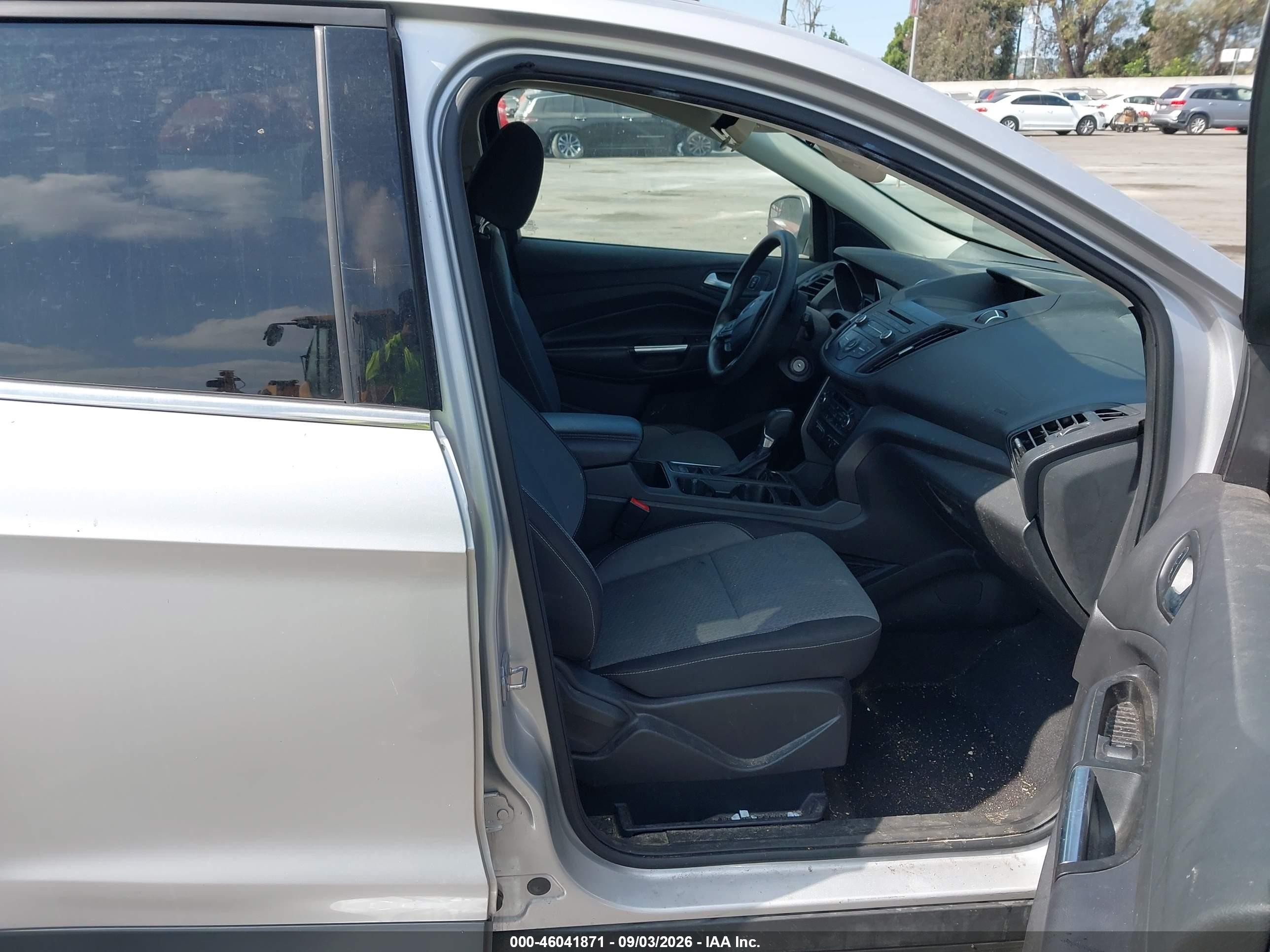 2017 Ford Escape Se Silver vin: 1FMCU0GDXHUA33159