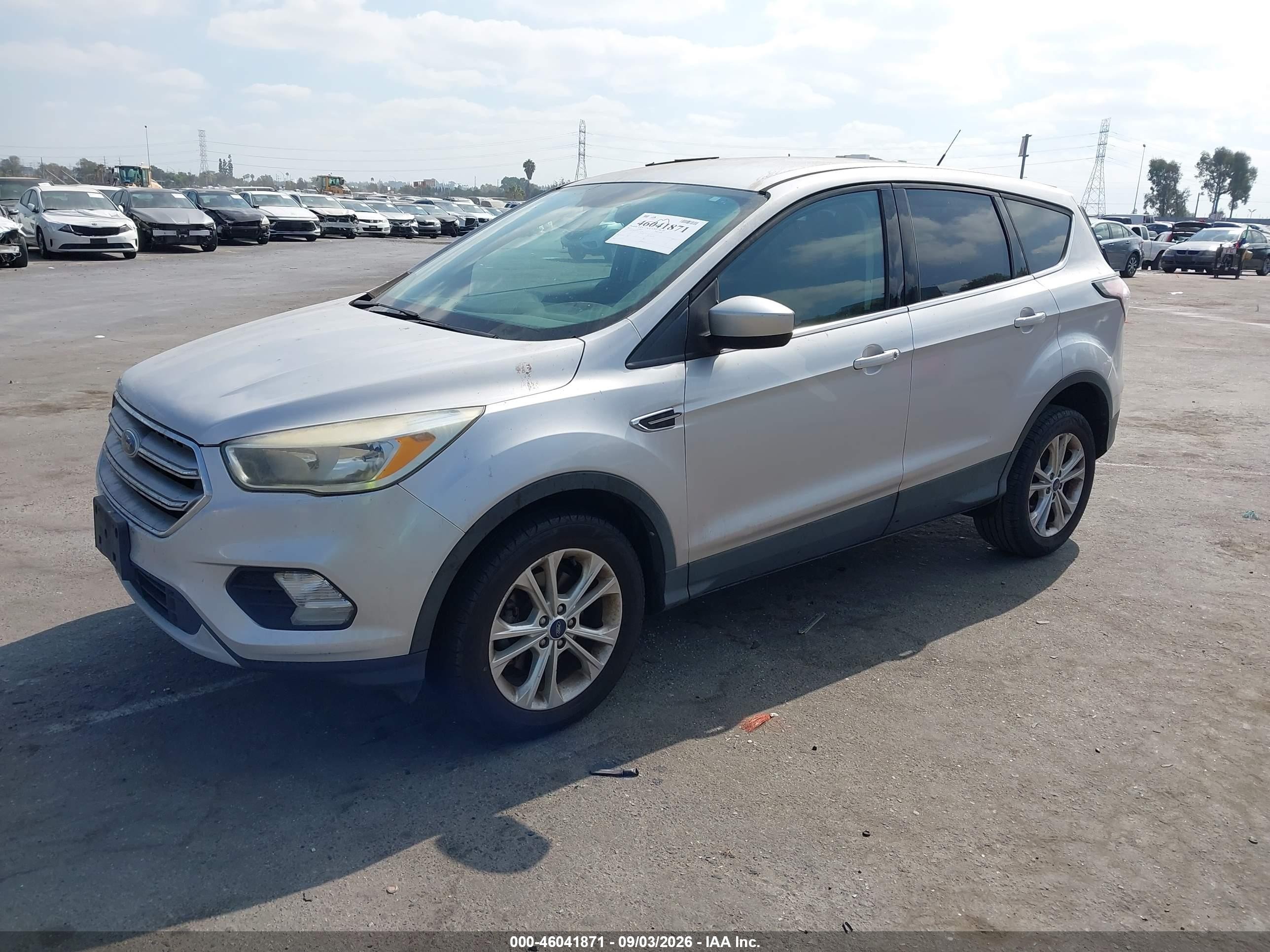 2017 Ford Escape Se Silver vin: 1FMCU0GDXHUA33159