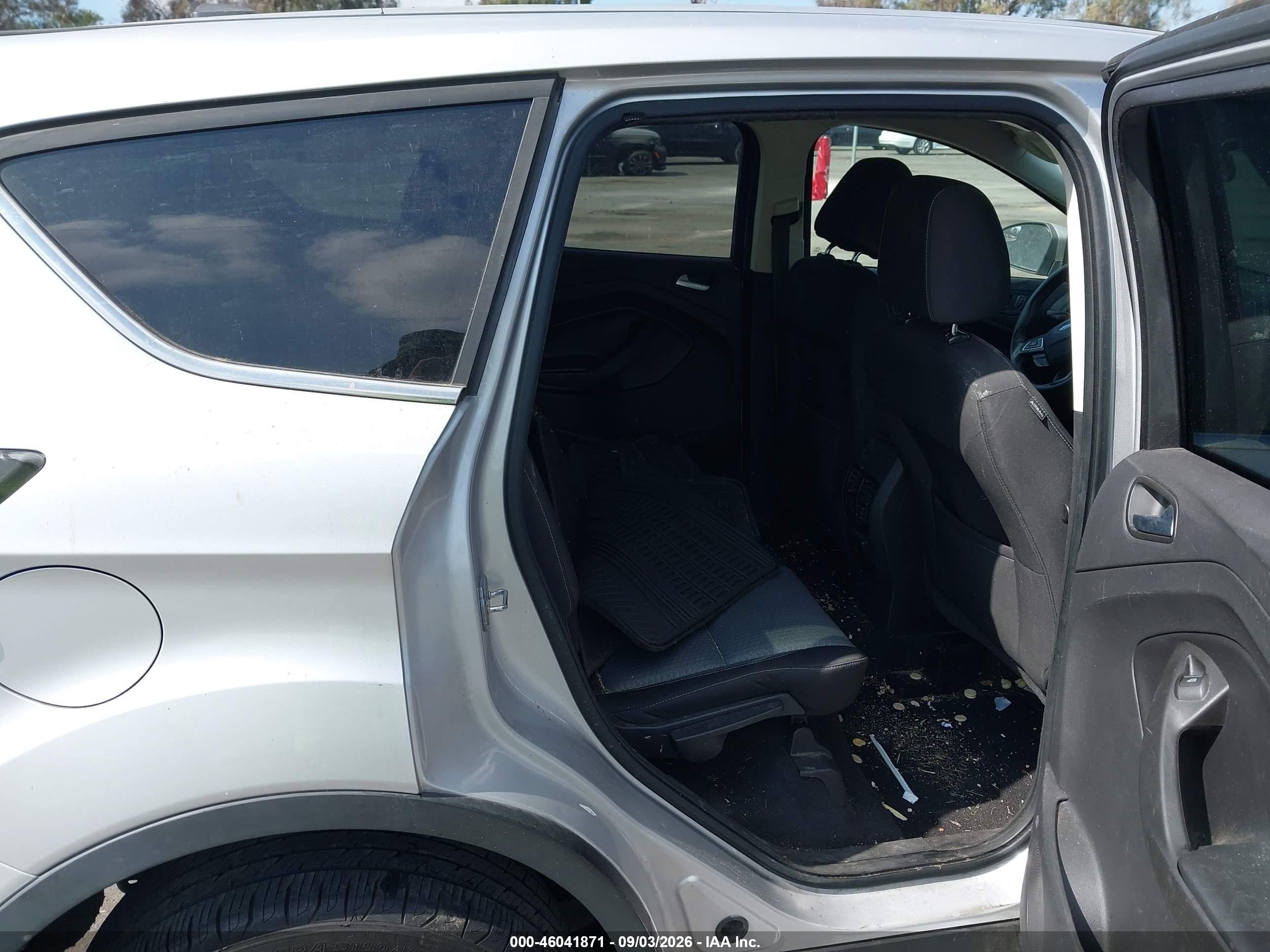 2017 Ford Escape Se Silver vin: 1FMCU0GDXHUA33159