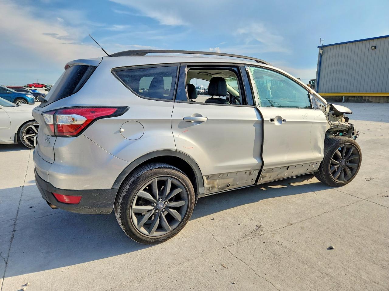 2017 Ford Escape Se Silver vin: 1FMCU0GDXHUC88393