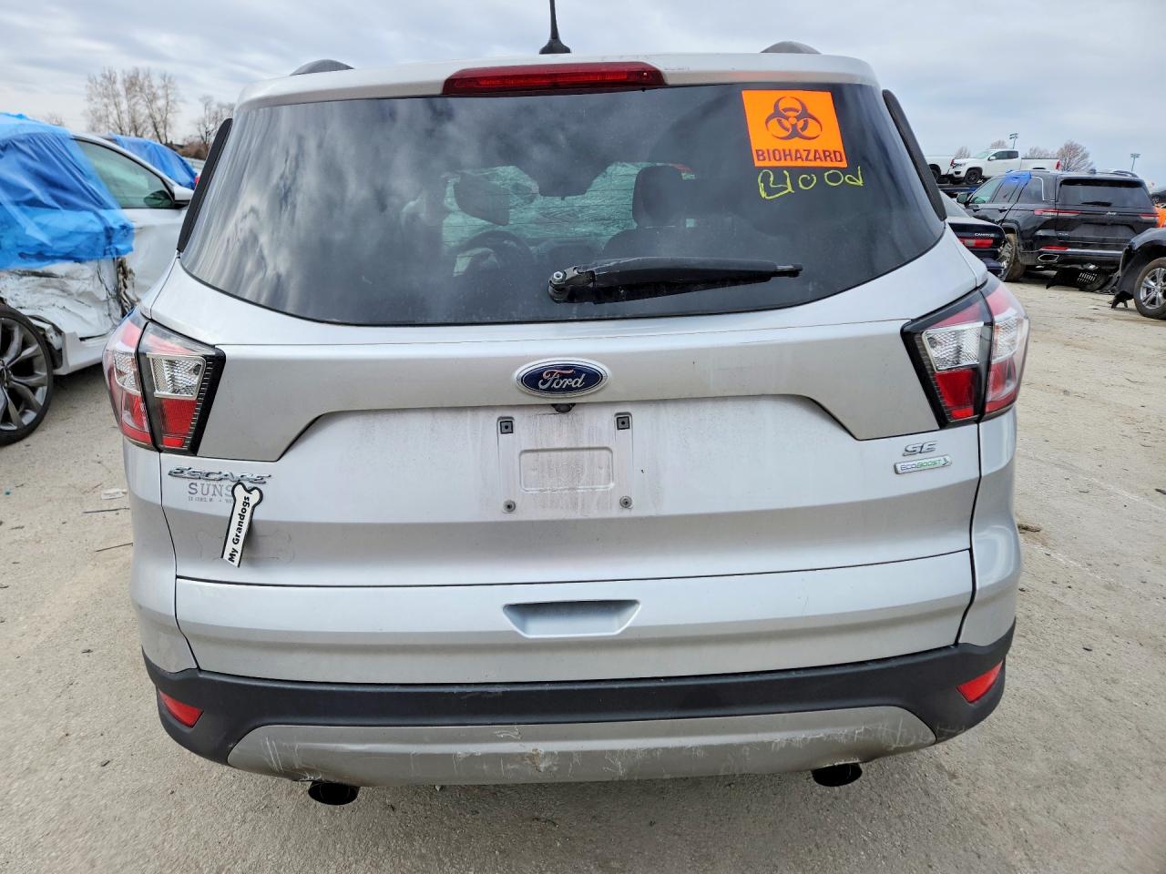 2018 Ford Escape Se Silver vin: 1FMCU0GDXJUA84716