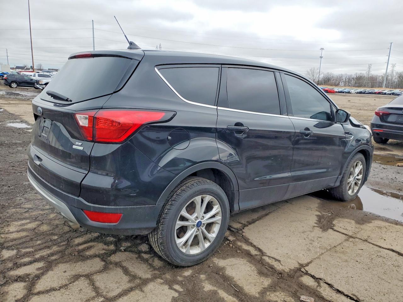 2019 Ford Escape Se Black vin: 1FMCU0GDXKUB99771