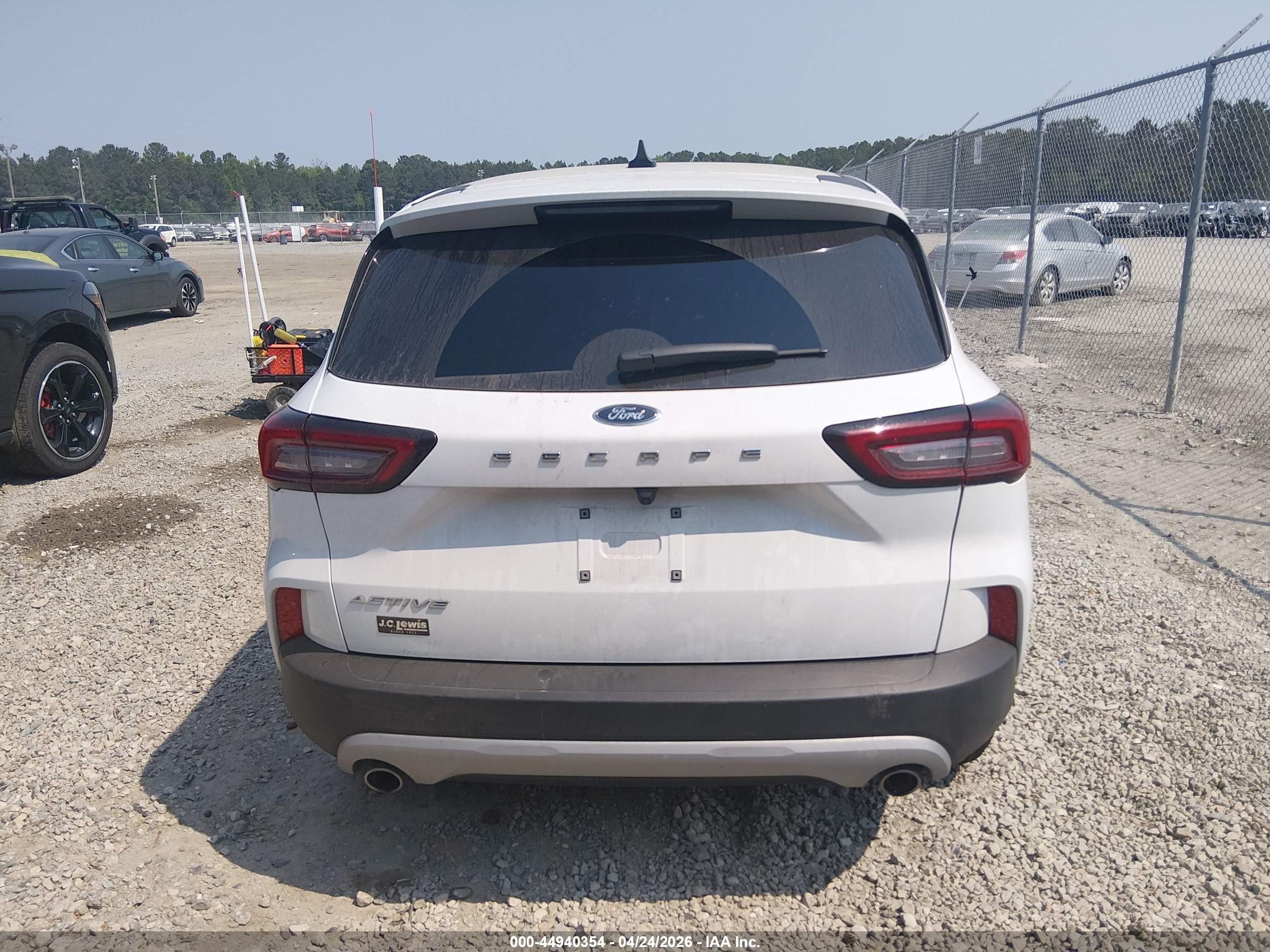 2025 Ford Escape Active White vin: 1FMCU0GN8SUB66910