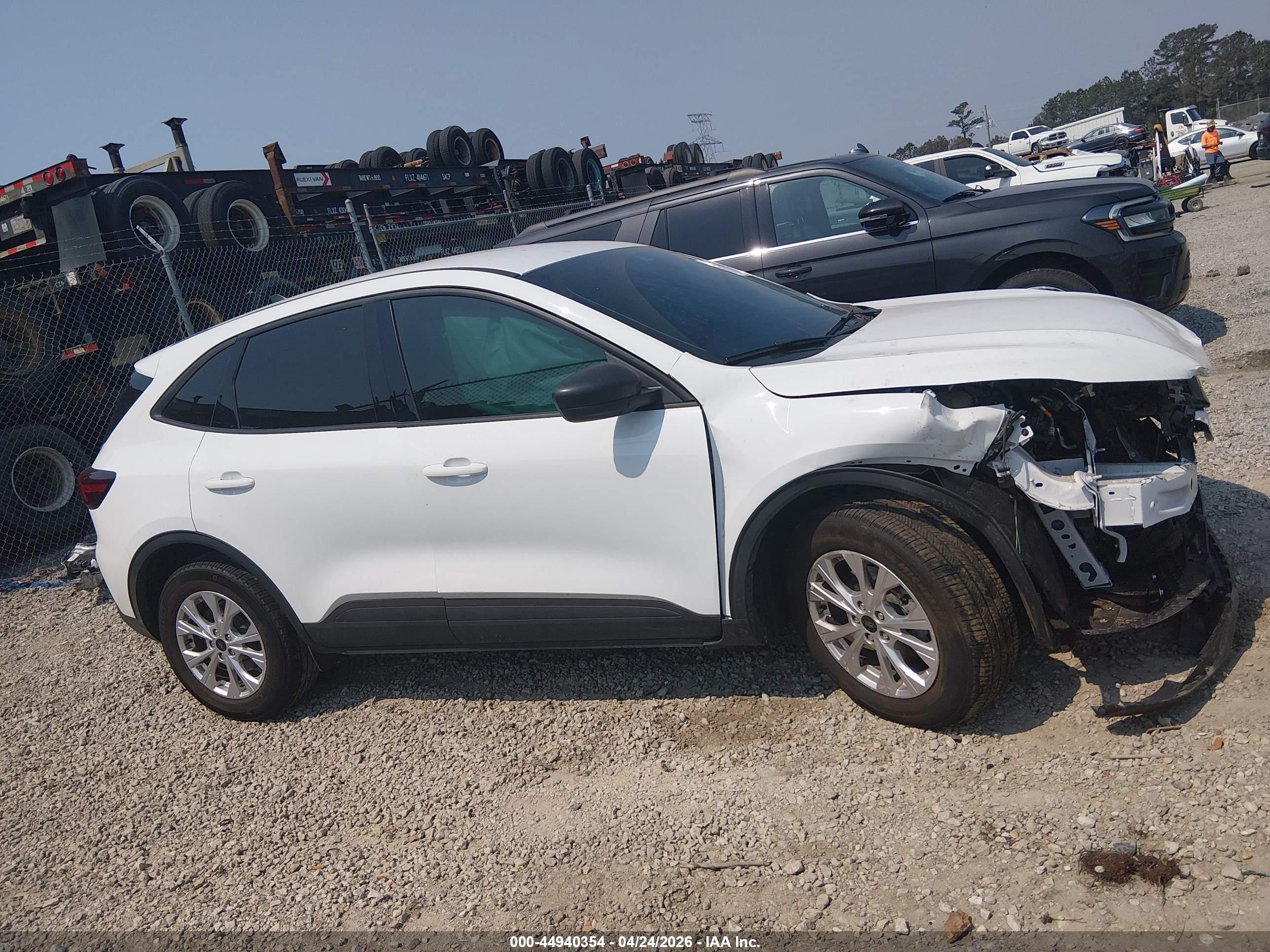 2025 Ford Escape Active White vin: 1FMCU0GN8SUB66910
