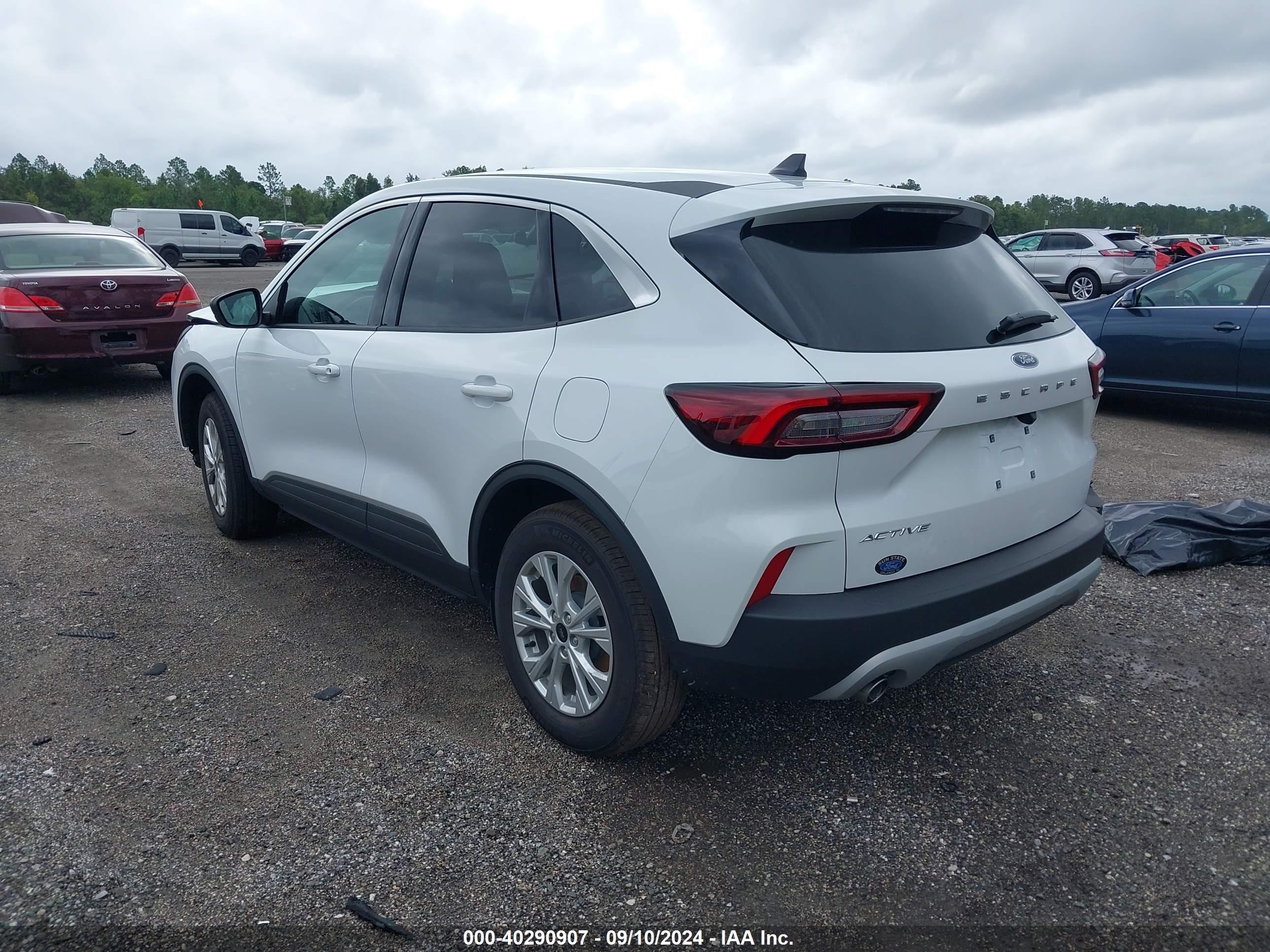 2024 Ford Escape Active White vin: 1FMCU0GNXRUB07996