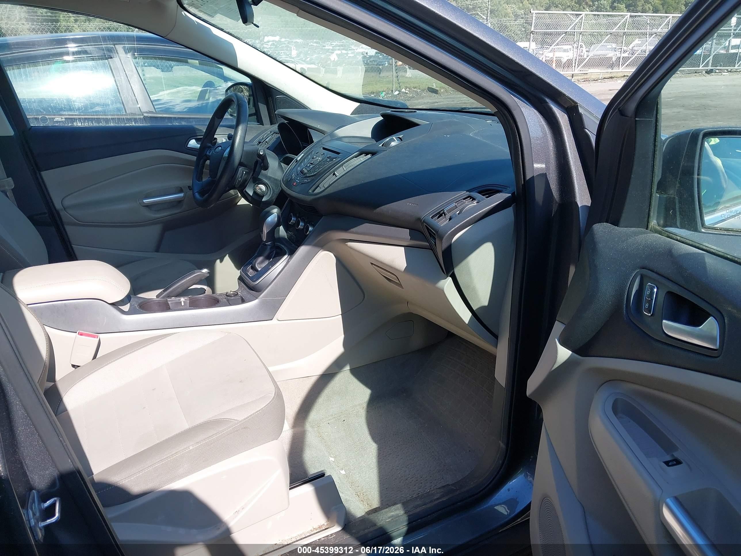 2014 Ford Escape Se Серый vin: 1FMCU0GX0EUB21238