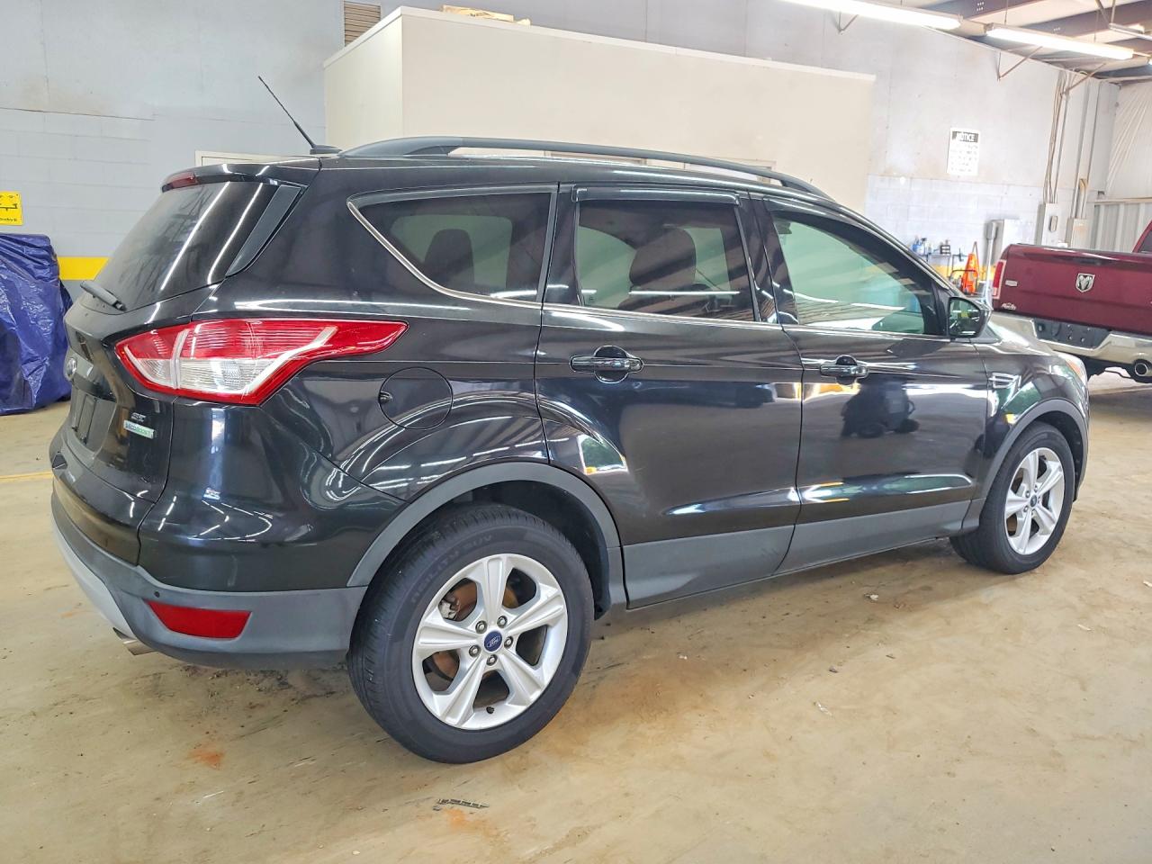 2014 Ford Escape Se Черный vin: 1FMCU0GX0EUB53686