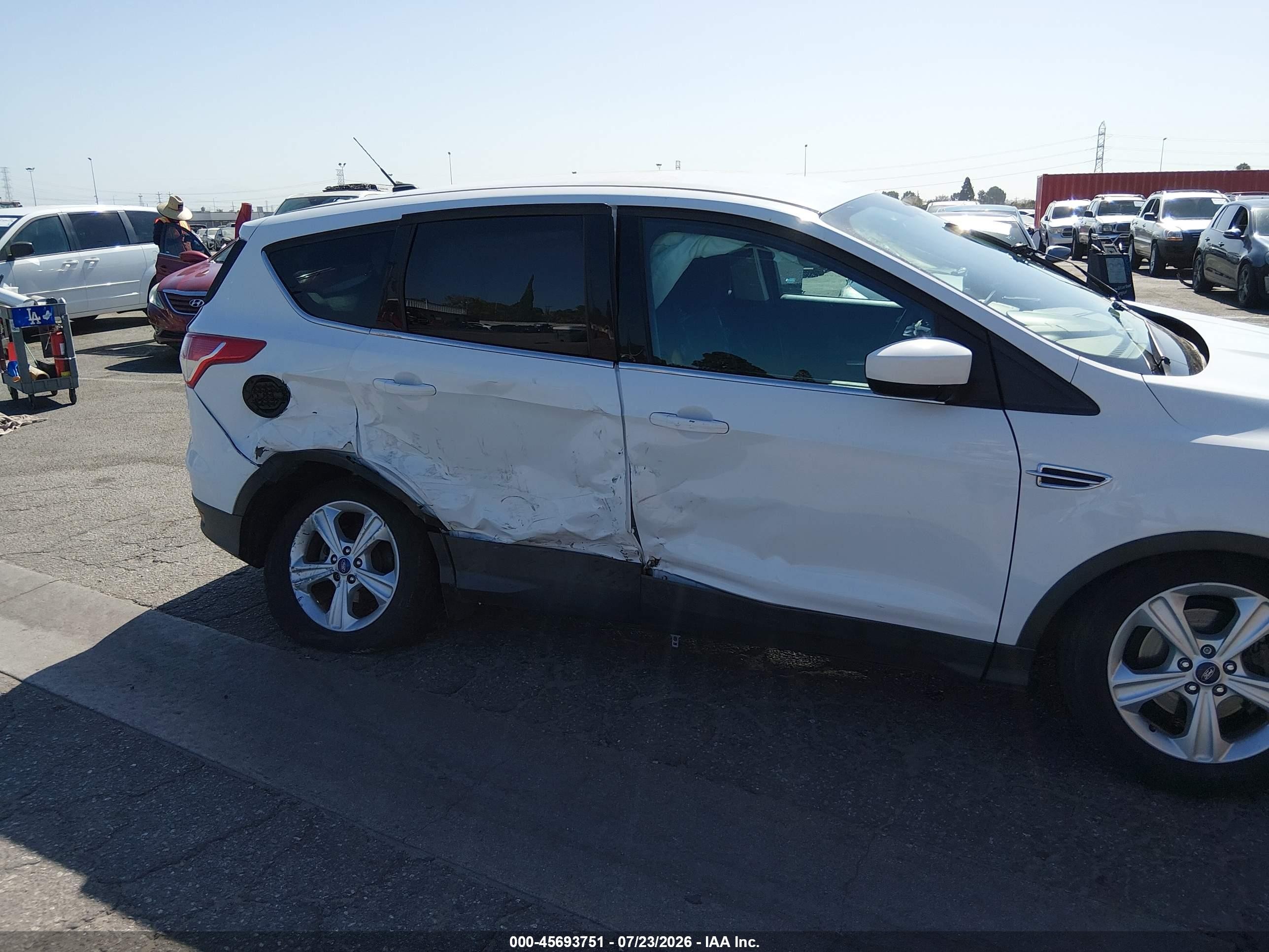 2014 Ford Escape Se White vin: 1FMCU0GX0EUB72612