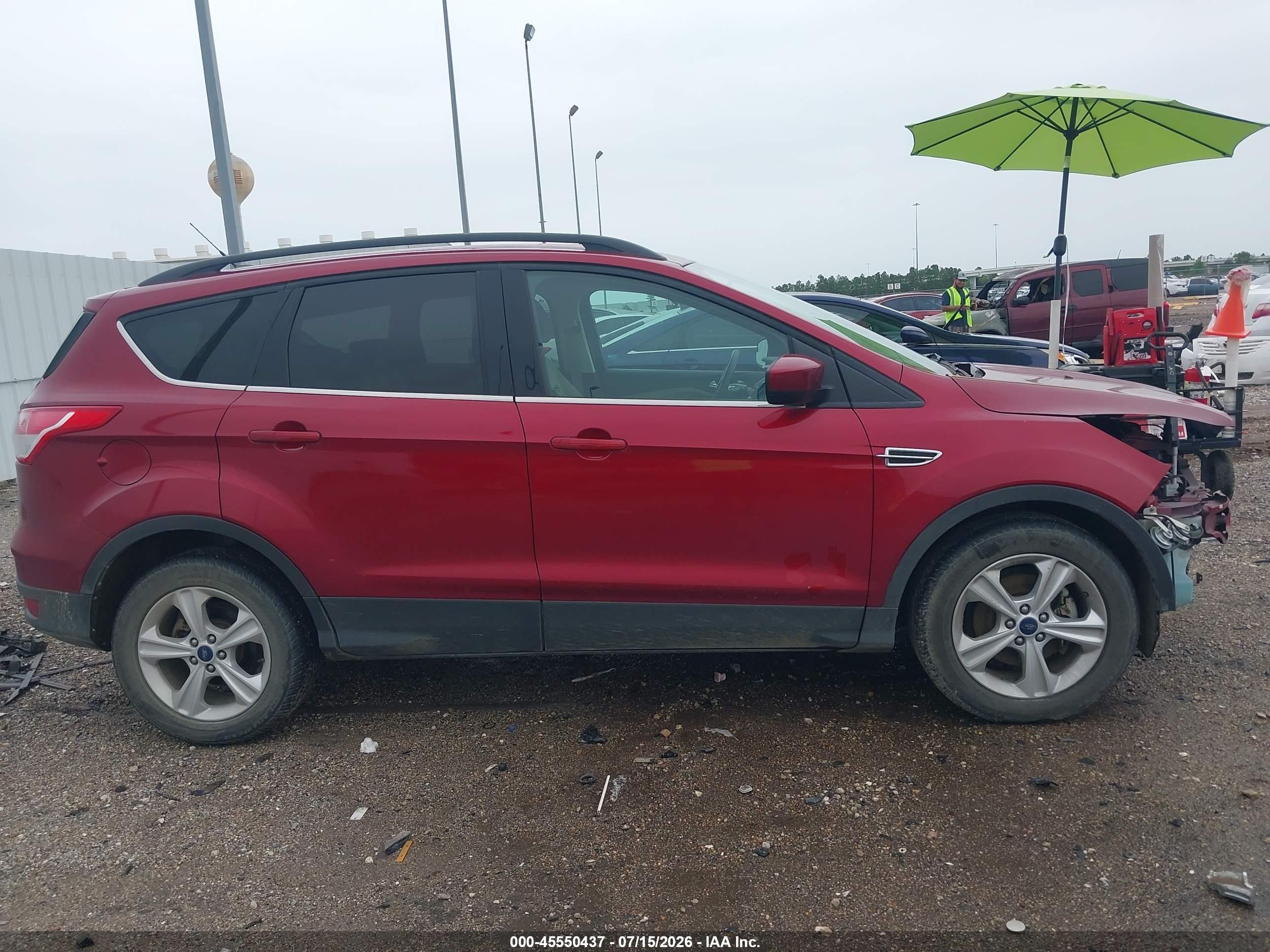 2014 Ford Escape Se Красный vin: 1FMCU0GX0EUC07486