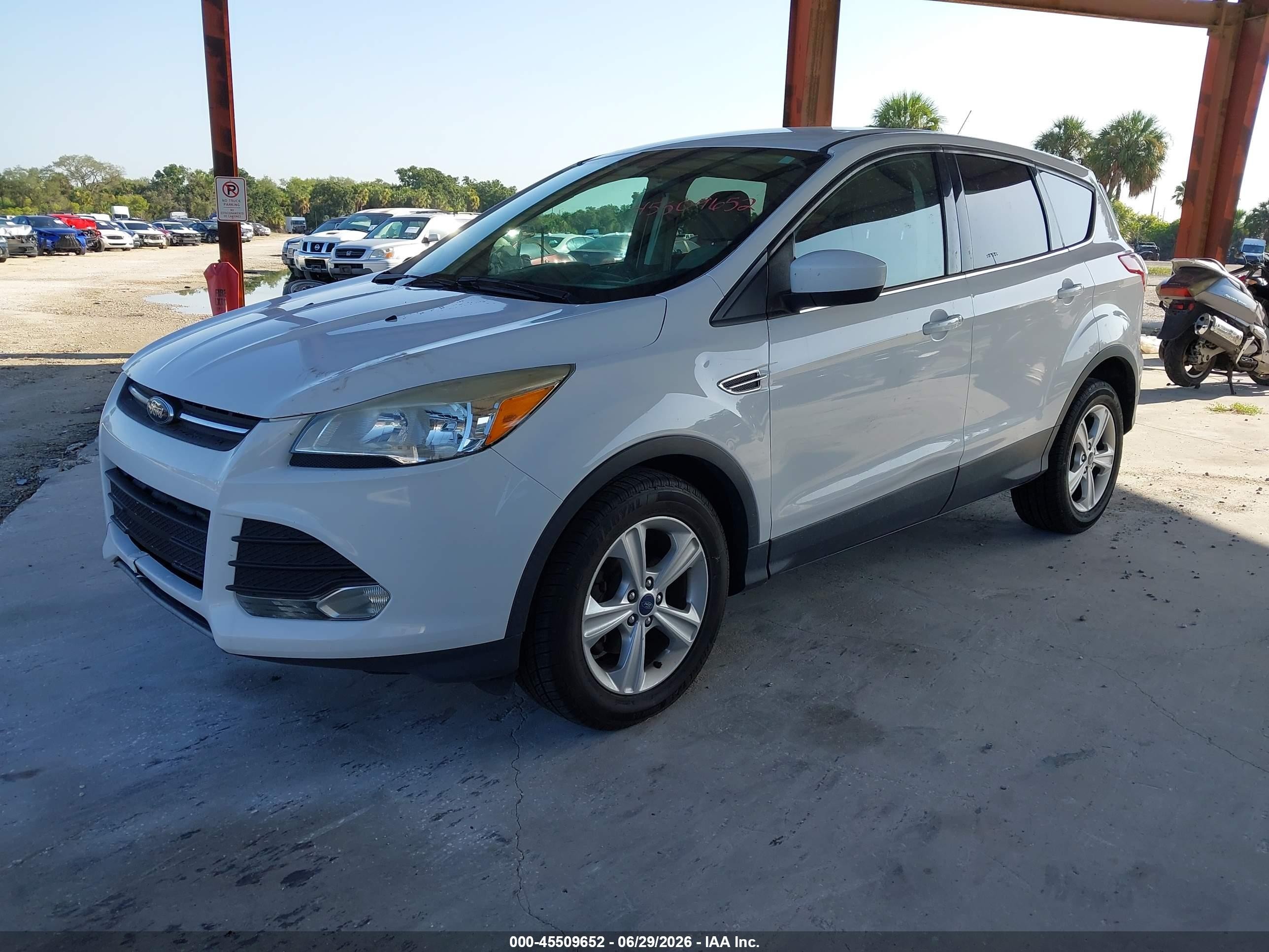 2014 Ford Escape Se White vin: 1FMCU0GX0EUD26168