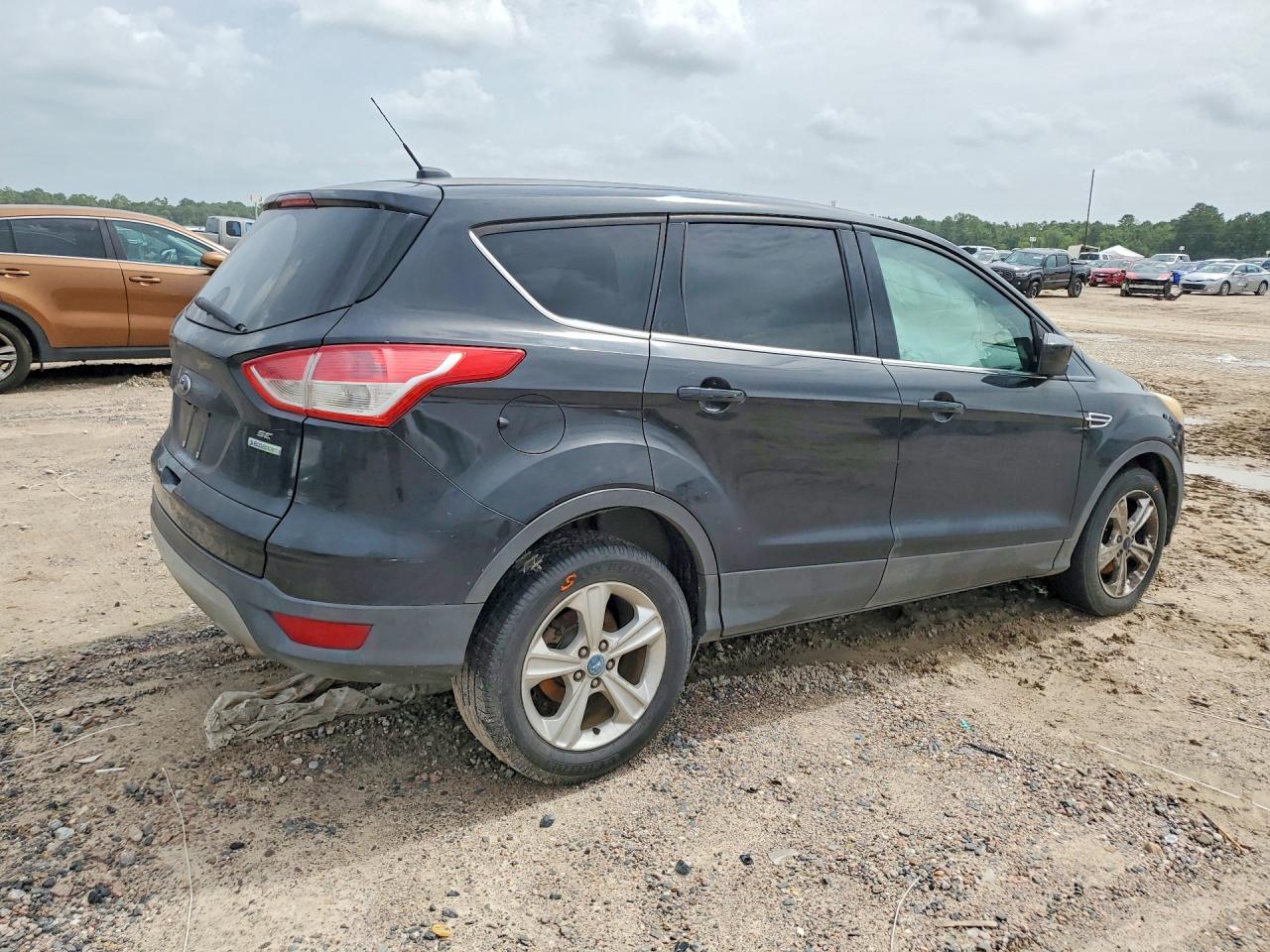 2015 Ford Escape Se Черный vin: 1FMCU0GX0FUA07452