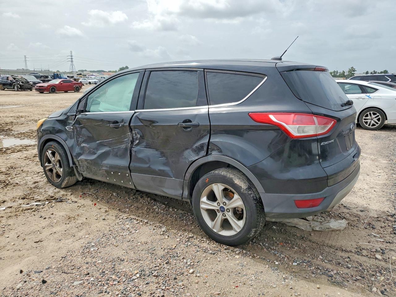 2015 Ford Escape Se Черный vin: 1FMCU0GX0FUA07452