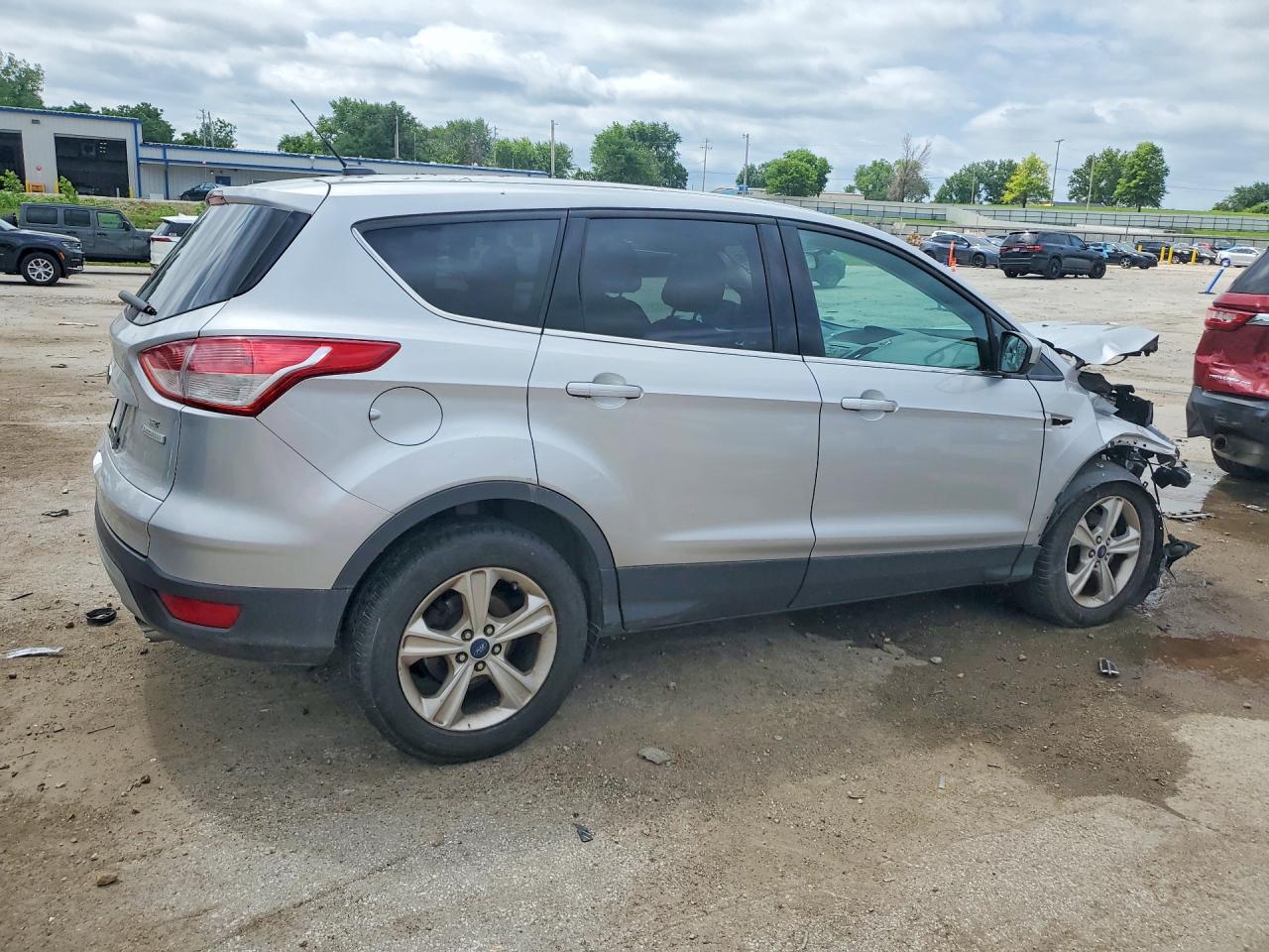 2015 Ford Escape Se Серебряный vin: 1FMCU0GX0FUB05977