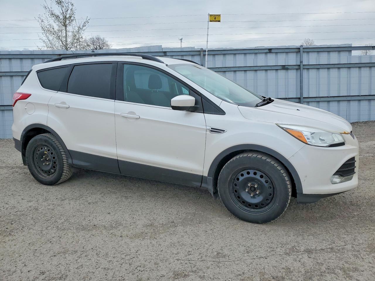 2015 Ford Escape Se White vin: 1FMCU0GX0FUB83871