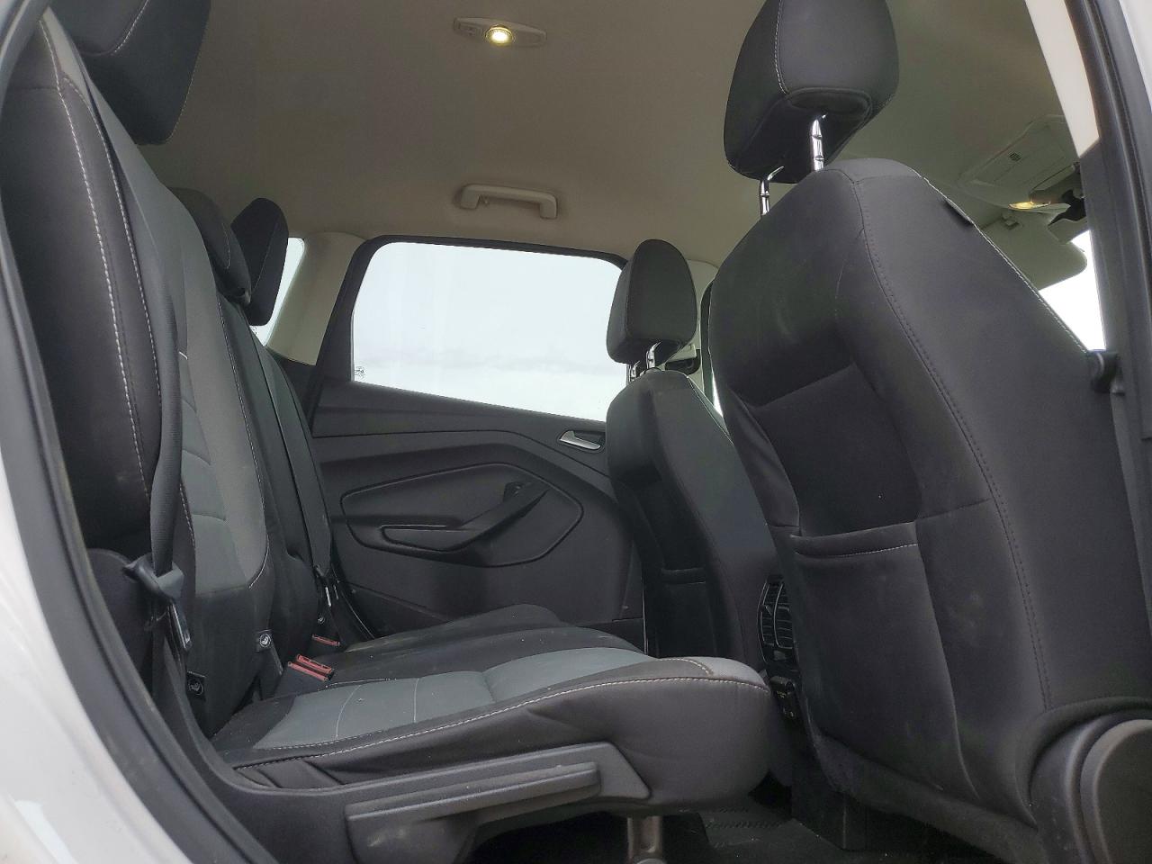 2015 Ford Escape Se White vin: 1FMCU0GX0FUB83871