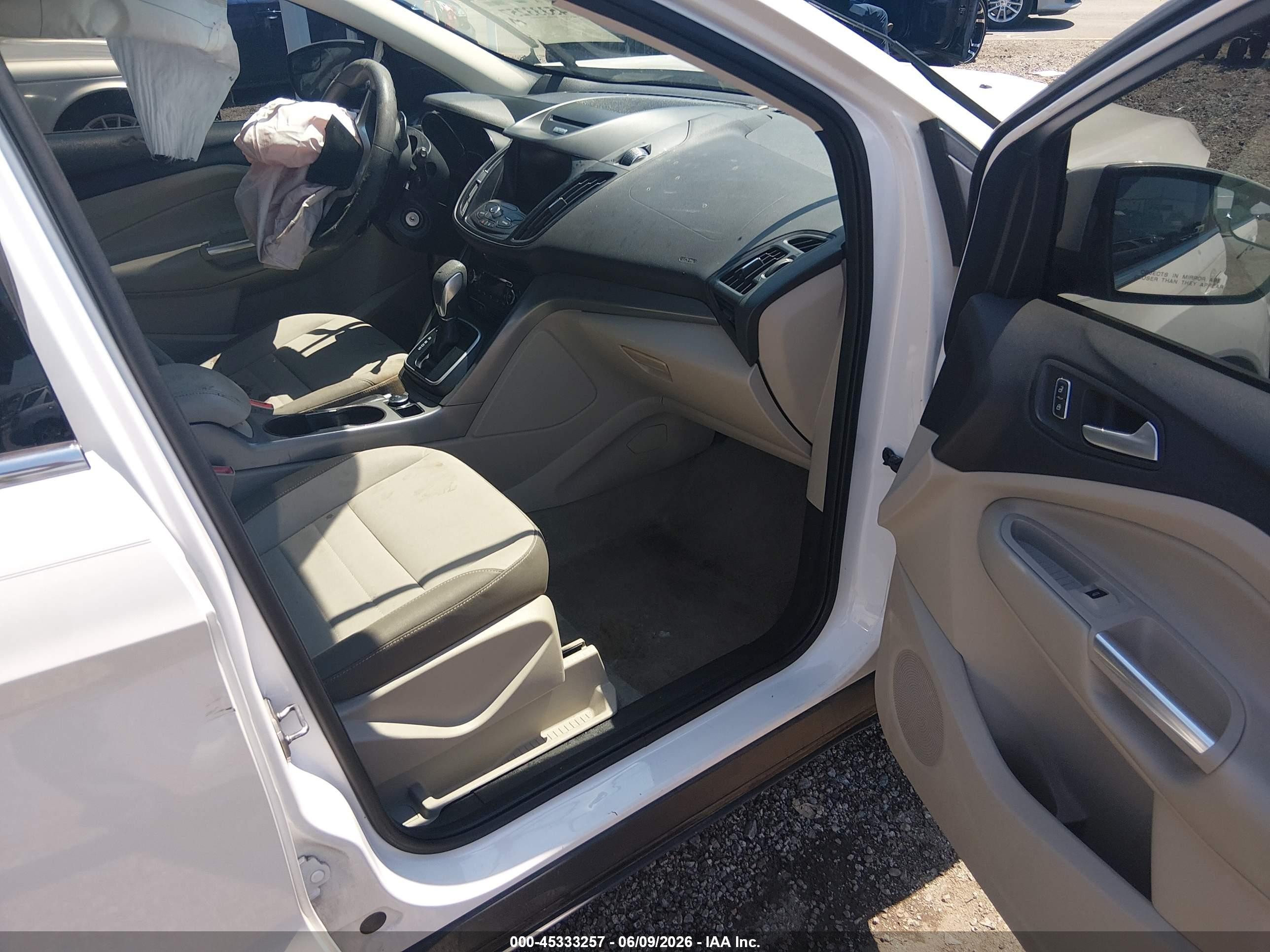 2013 Ford Escape Se Белый vin: 1FMCU0GX1DUB81382