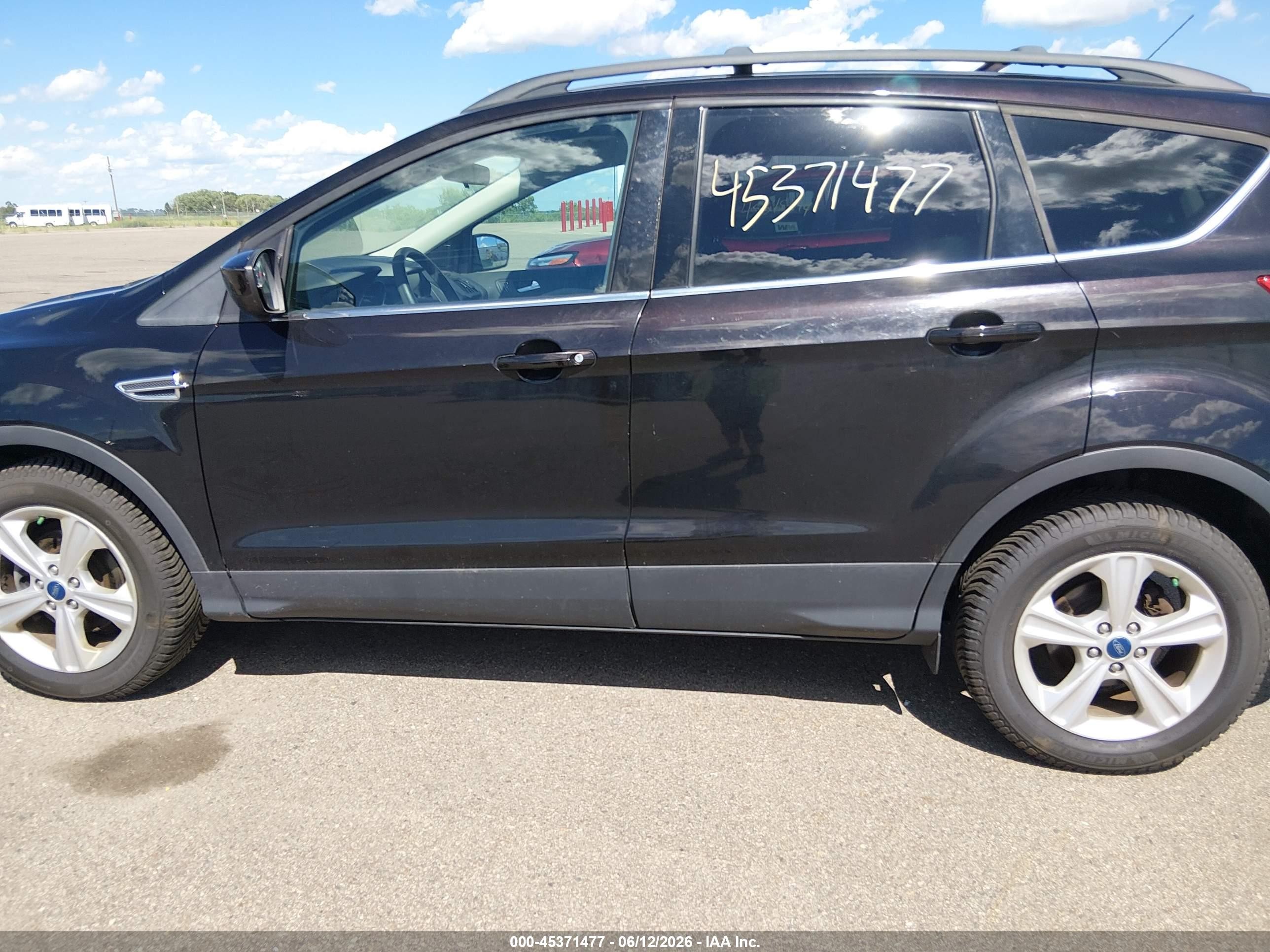 2013 Ford Escape Se Черный vin: 1FMCU0GX1DUC93793