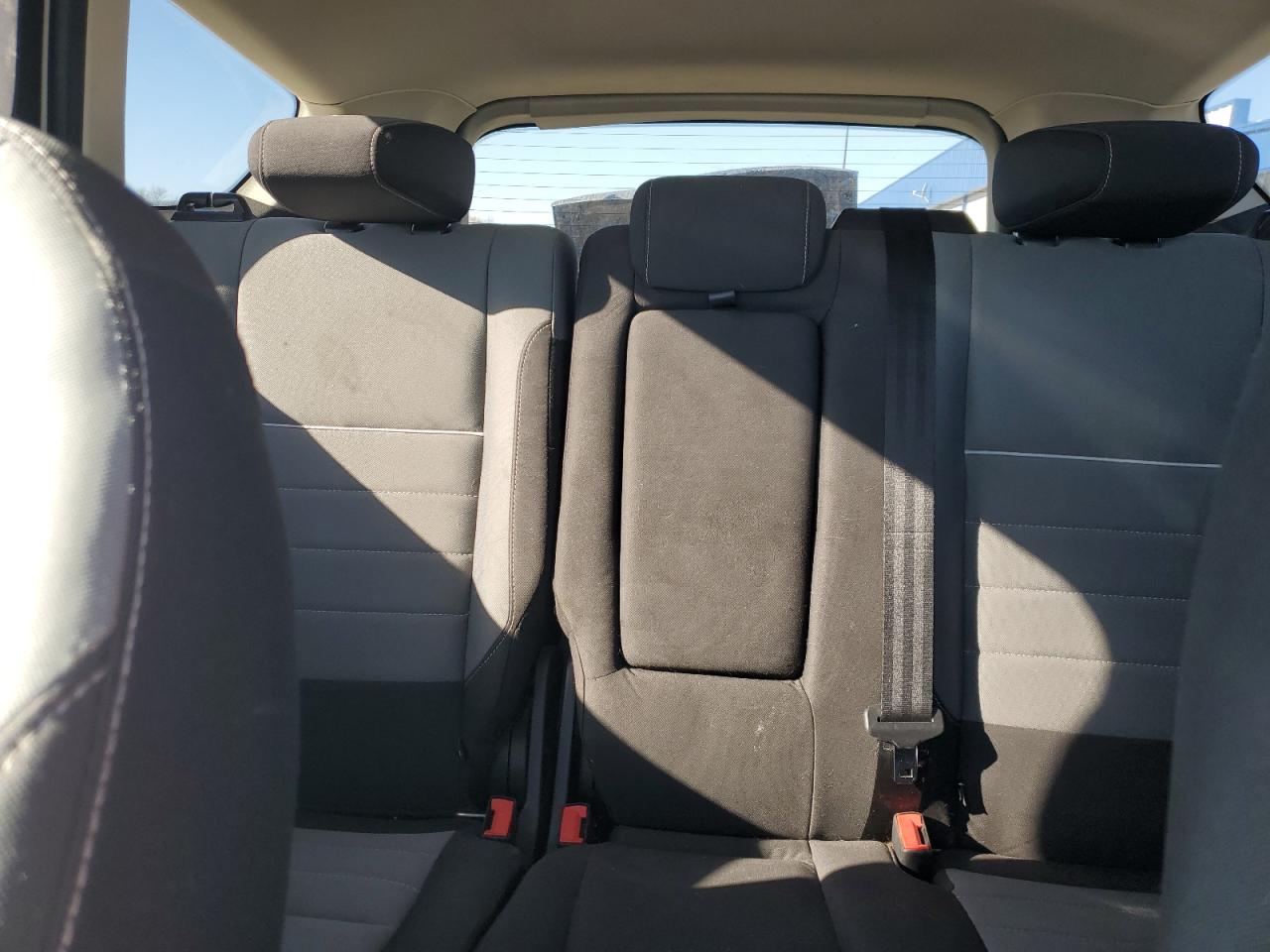 2014 Ford Escape White vin: 1FMCU0GX1EUA20001