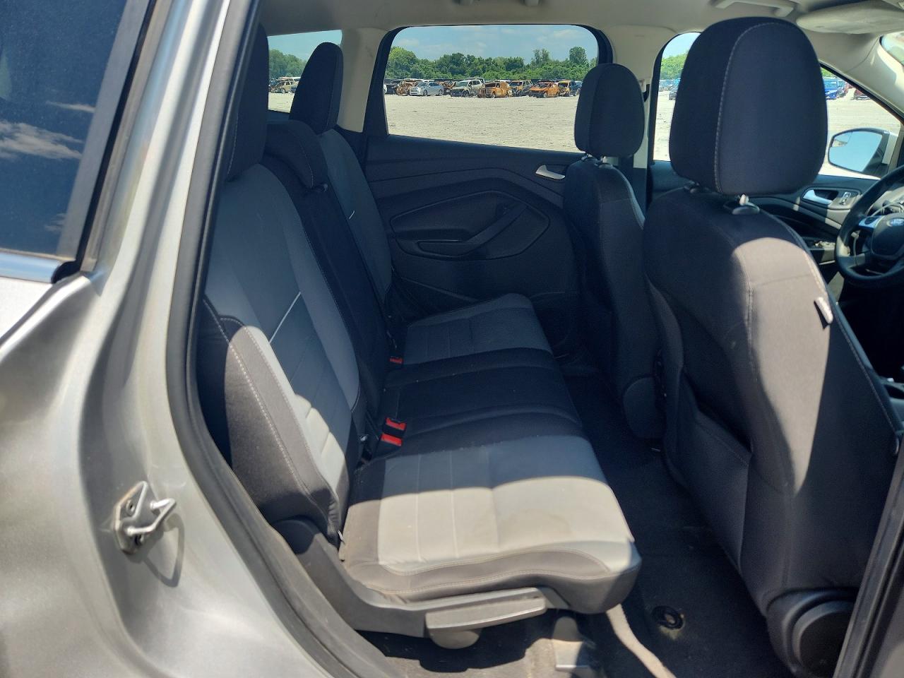 2014 Ford Escape Se Серебряный vin: 1FMCU0GX1EUA38241