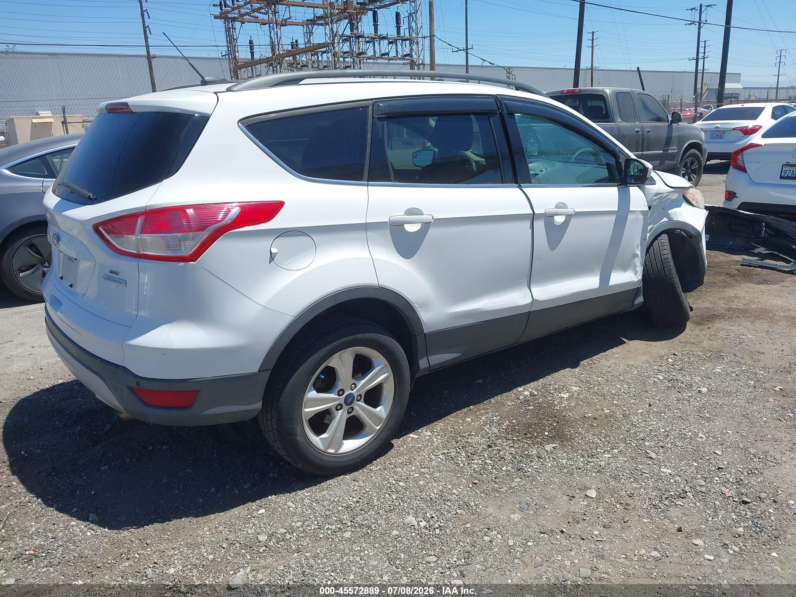 2014 Ford Escape Se Белый vin: 1FMCU0GX1EUA45867