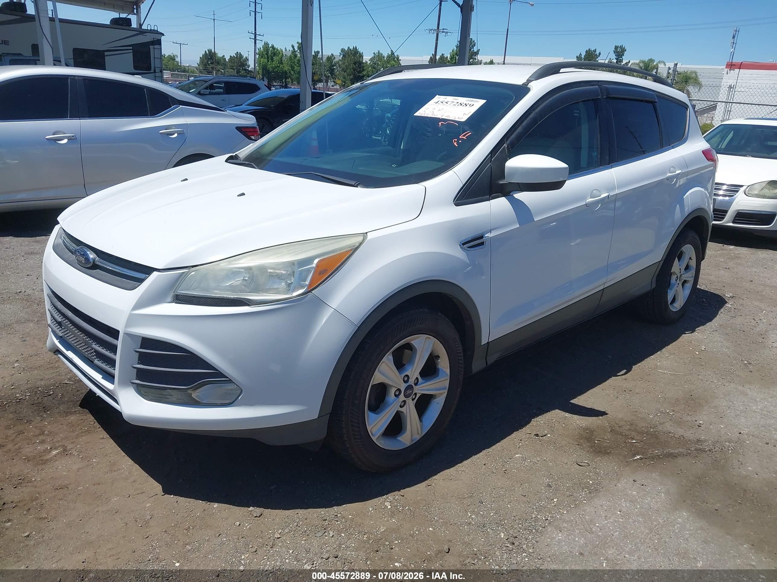 2014 Ford Escape Se Белый vin: 1FMCU0GX1EUA45867
