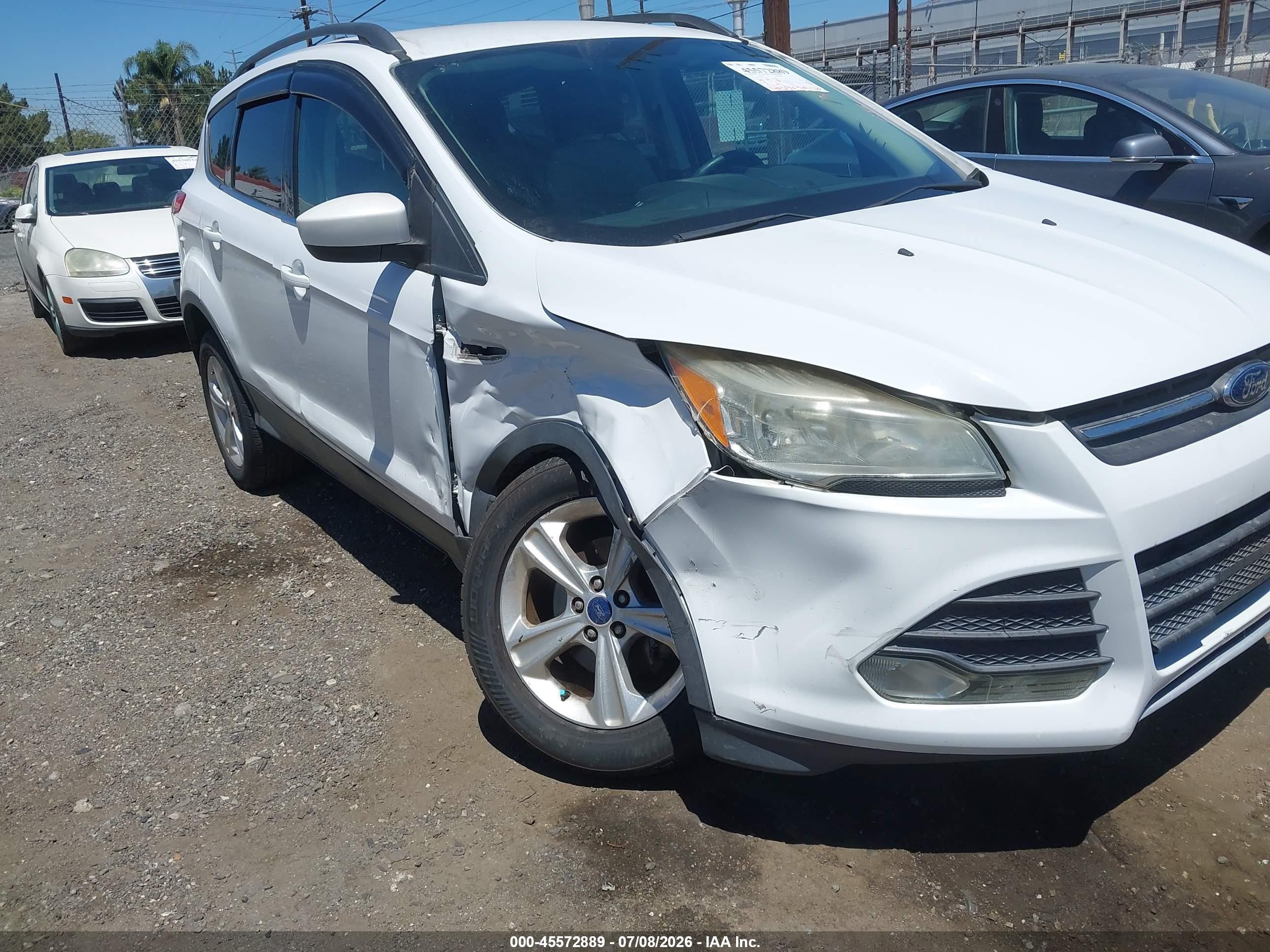 2014 Ford Escape Se Белый vin: 1FMCU0GX1EUA45867
