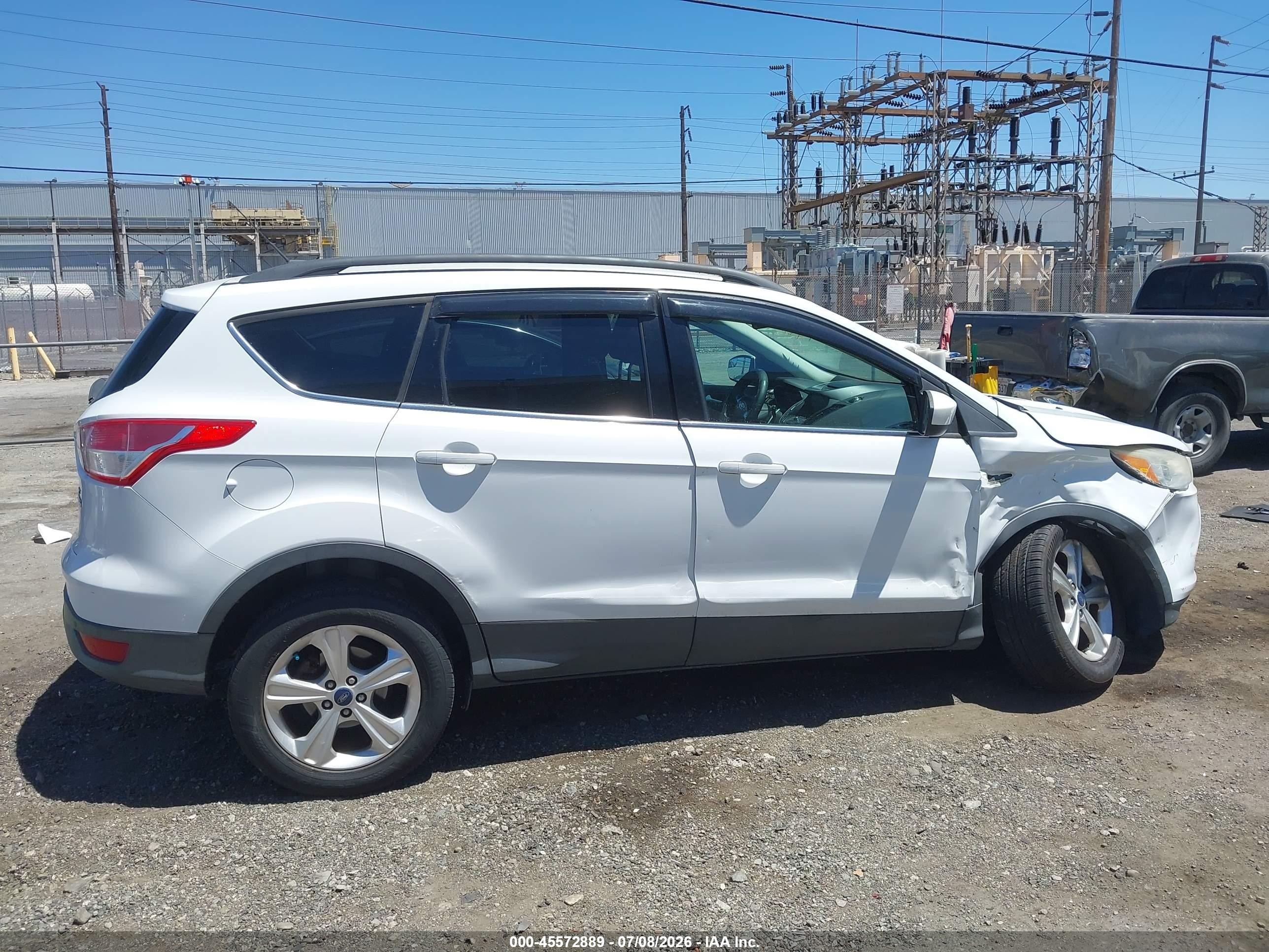 2014 Ford Escape Se Белый vin: 1FMCU0GX1EUA45867