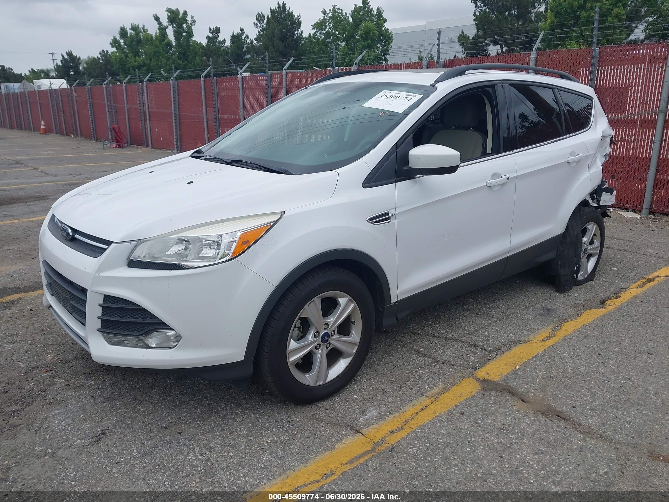 2014 Ford Escape Se White vin: 1FMCU0GX1EUA77508